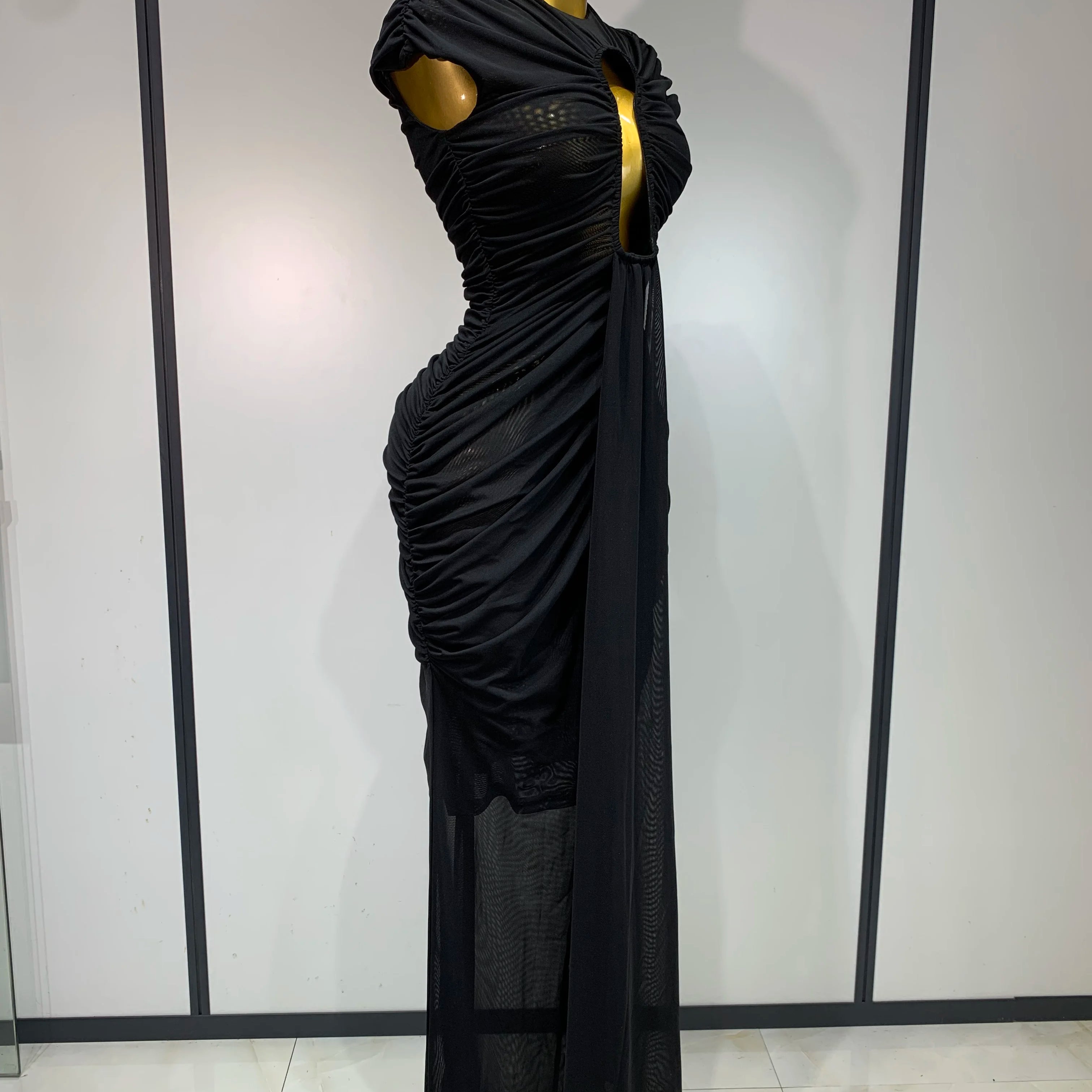 Women Sexy Sleeveless O-Neck Bodycon Mesh Long Dress Hollow Out Celebrate Fashion Show Celebrity Evening Party Club Dress