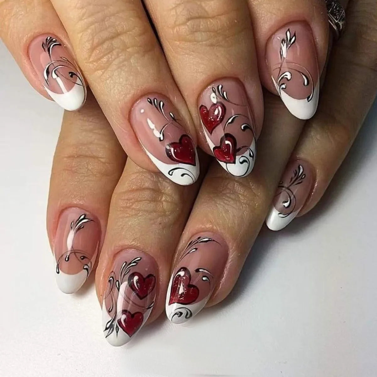 24Pcs Sweet Y2k Press on False Nail with Heart Pearl Diamonds Pink Nail Art French Almond Gradient Wearable Fake Nail Spice Girl