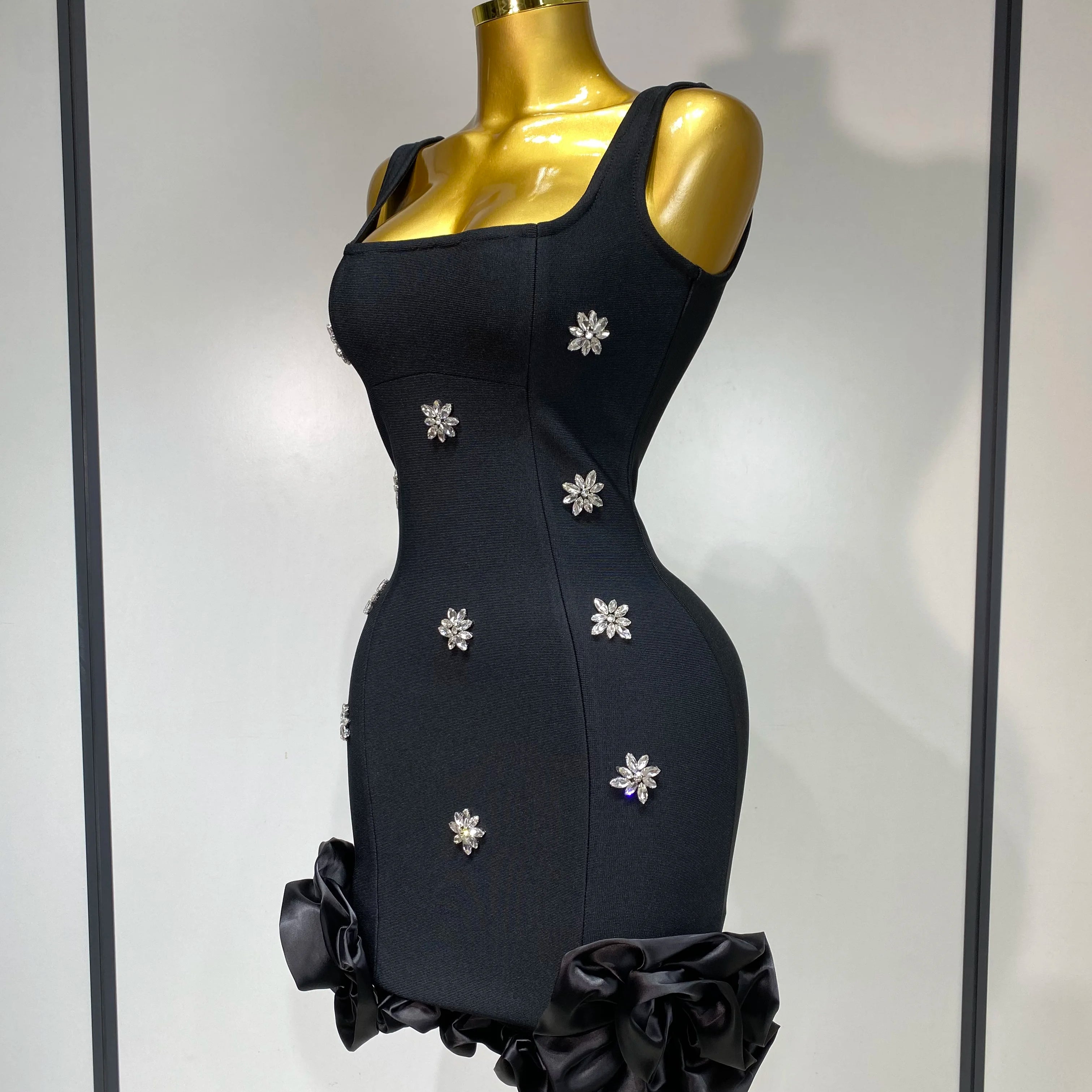 Women Sexy Sleeveless Square Collar Crystal Bodycon Mini Bandage Dress Celebrate Evening Party Elegant Luxury Birthday Dress