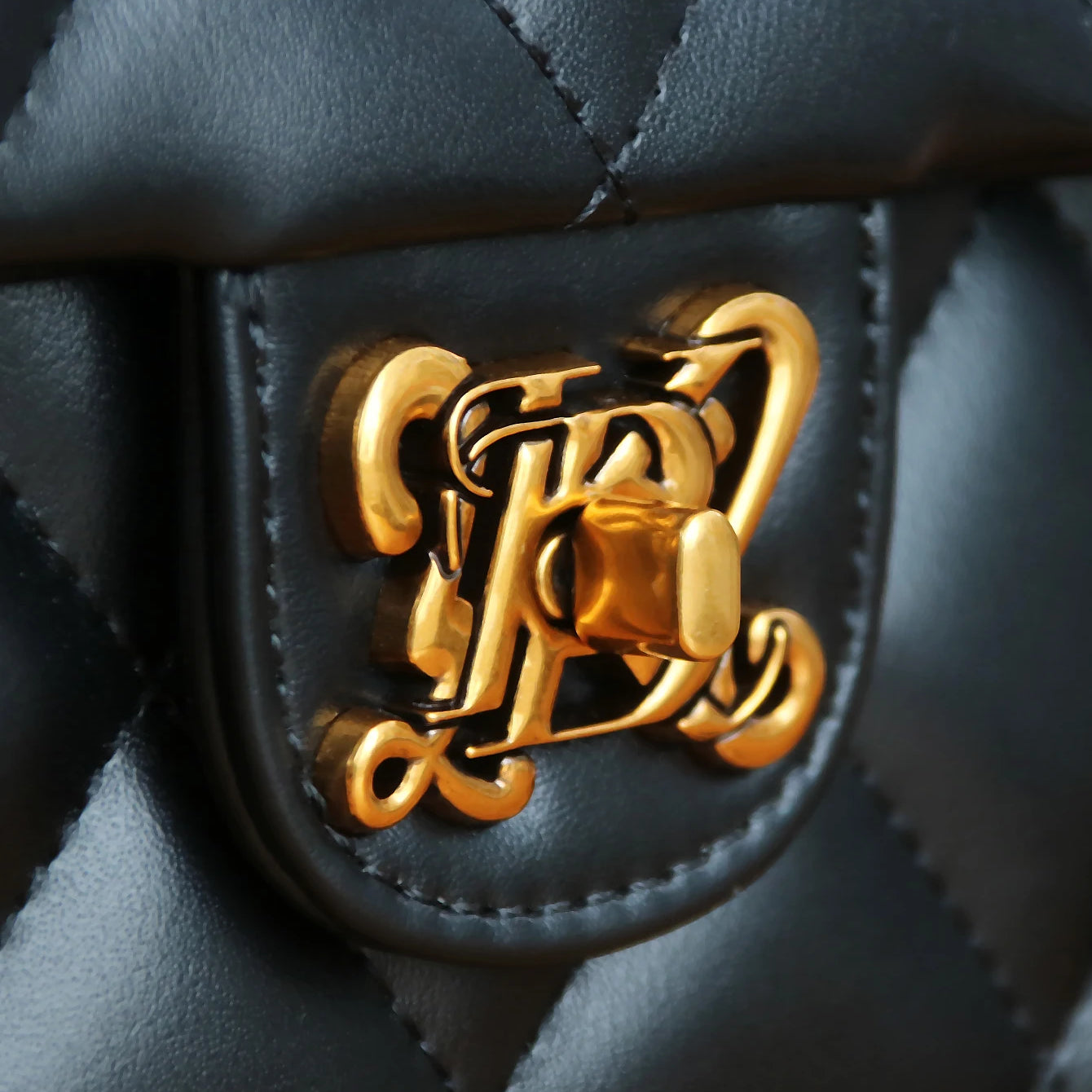 Luxury fashion handbag spring and summer 2025 new rhombic chain temperament handbag high sense niche design shoulder messenger b