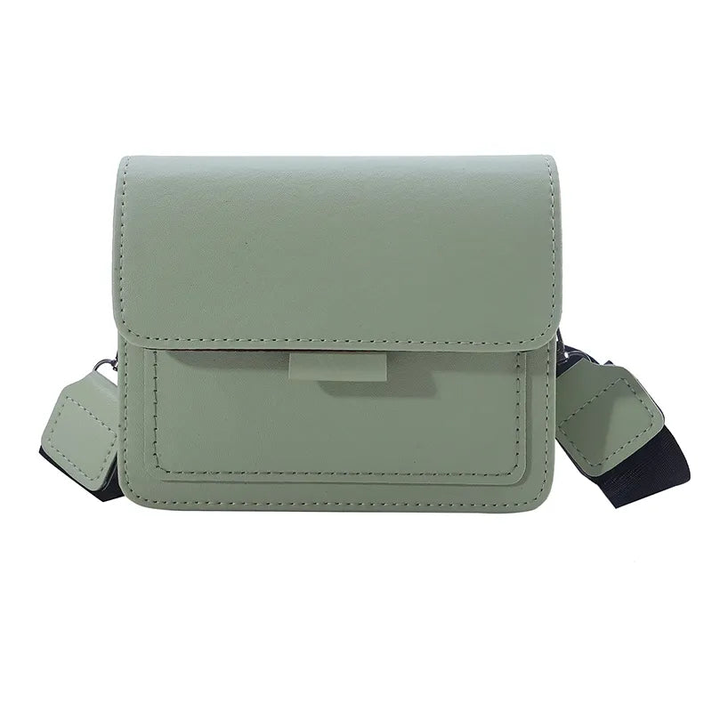 Women Small Square Bag Retro Versatile Wide Shoulder Strap Large Capacity Casual Portable Female One Shoulder Crossbody Bag Light green