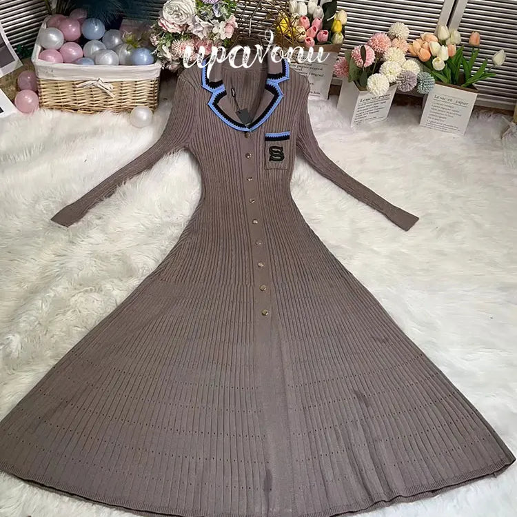 Elegant Women's Slim Fit Knitted Dress Fashionable Polo Neck Short Sleeve Single breasted Design Split Knitted Mid length Dress