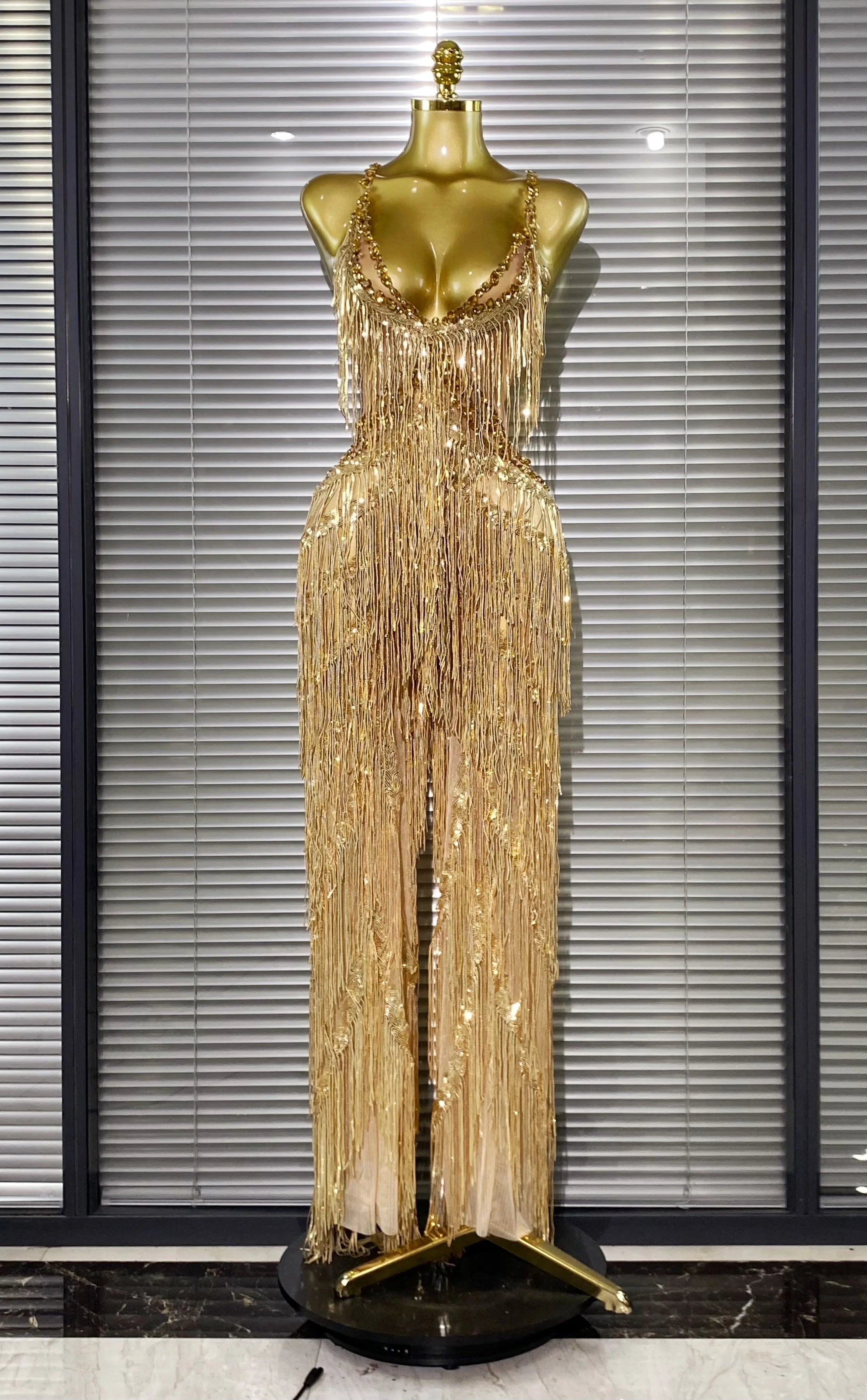 New Arrival Golden Sequins Tassle Sexy V-Neck Hollow Out Jumpsuit Fashion Woman Woman Party Outfit Stage Performance Costume