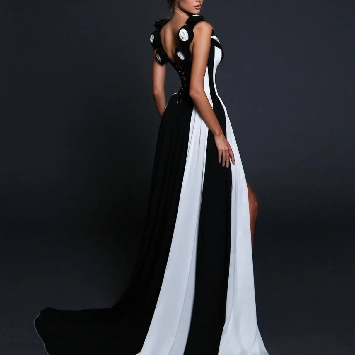 2025 Stereoscopic Flowers sleeveless White and Black Bandage long Dress Woman Holiday Party Vestido Celebrity Party outfit！