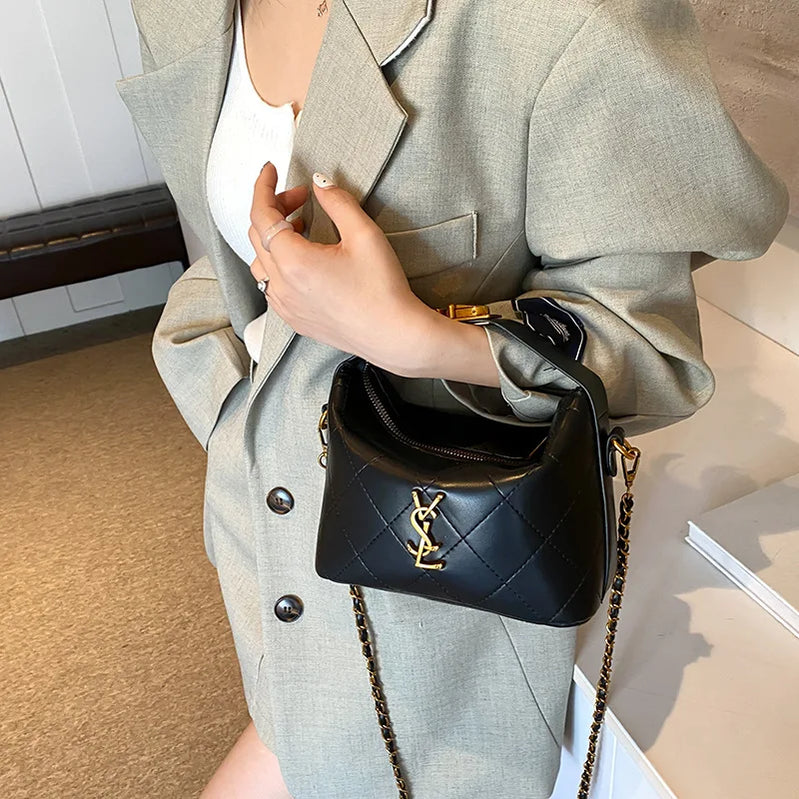 2025 New Women's Chain Bag - Popular Fashion Design, Unique Bucket Style, Versatile Shoulder/Messenger Everyday Versatile