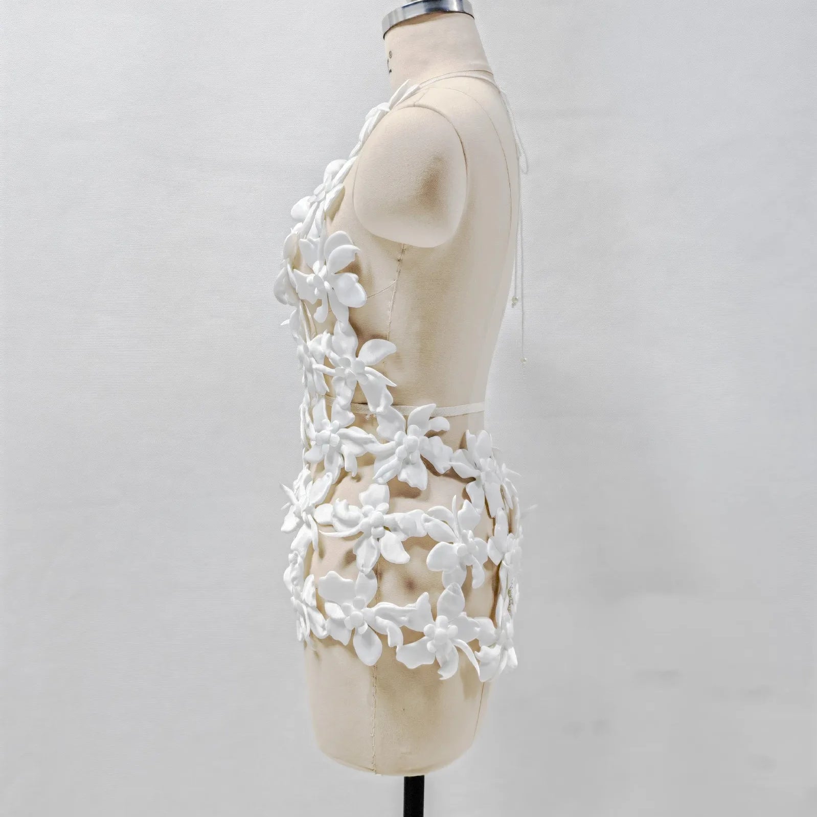 Fashion White Color Women Sexy Halter Hollow Out Bodycon Mini Dress Backless Fashion Nightclub Party Vacation Wear