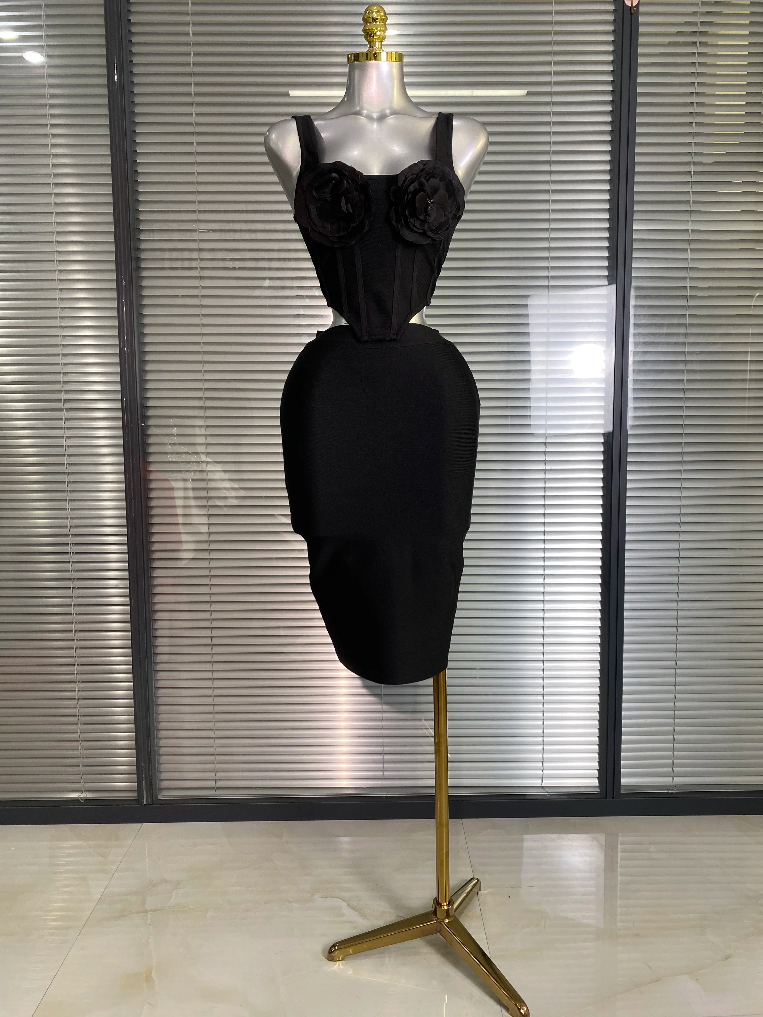 New 2025 Women Sexy Flower White Black Mini Bandage Two Piece Set Celebrity Evening Knitted Party Skirt Suits