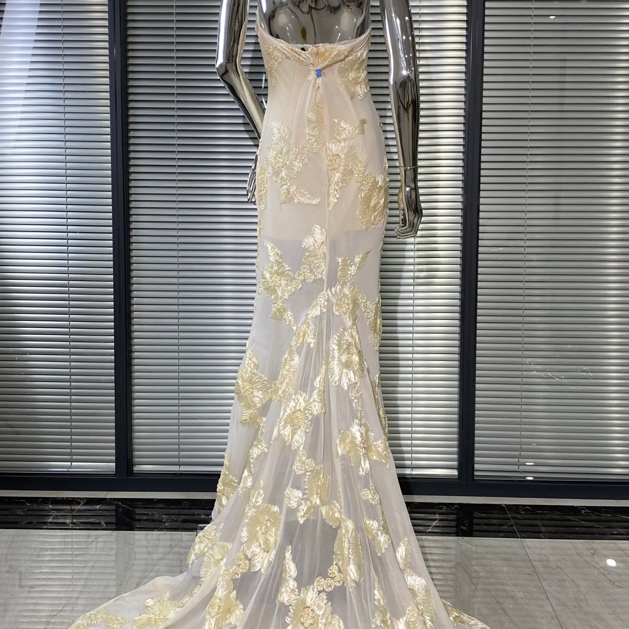 Top Quality Women Sexy Strapless Embroidery Floor-length Maxi Dress Celebrate Evening Party Prom Cocktail Outfit Wholesale