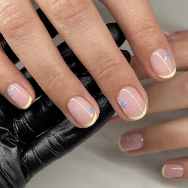 24Pcs Black and White Kitten Press on Nail False Nail Square Removable Handmade Wearable Nail Art for Women&Girl