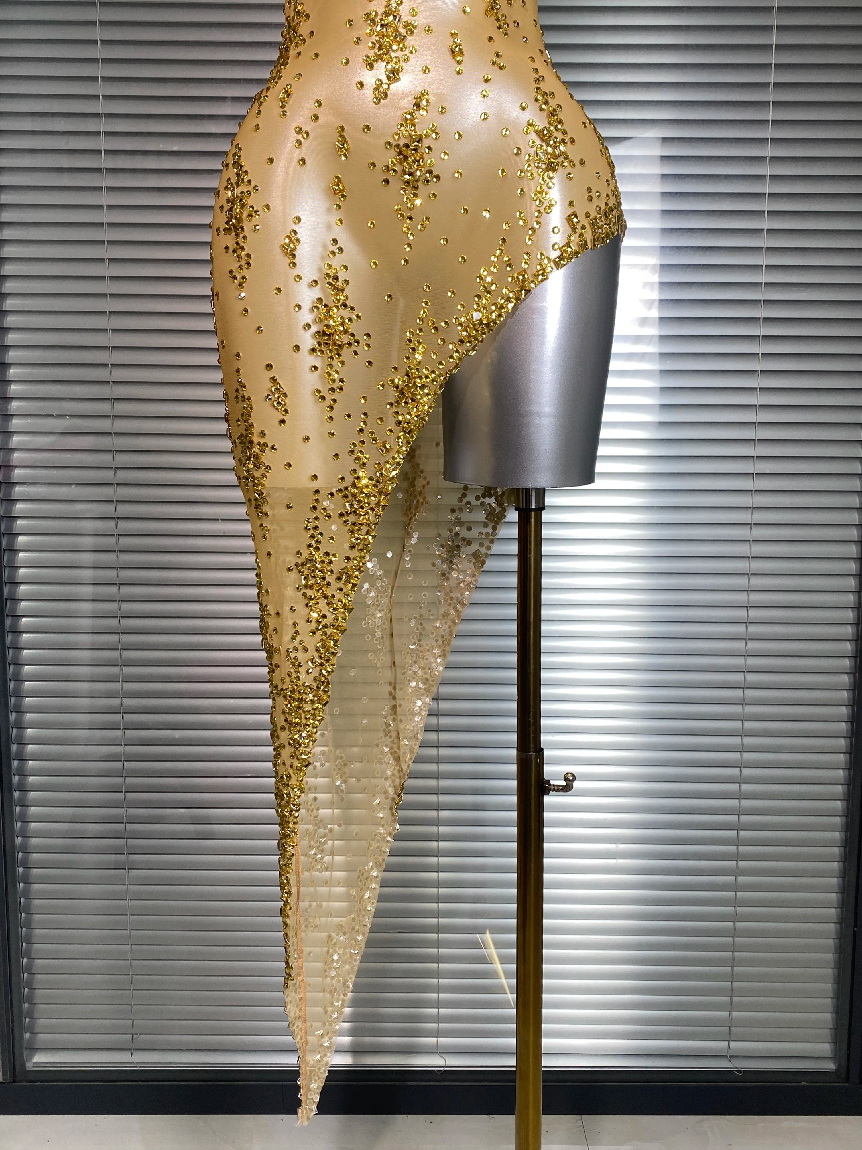 Women Sexy Mesh Crystal Diamonds Stretched Gold Shining Performance Costume Stage Dancer See Through Night Club Party Dress
