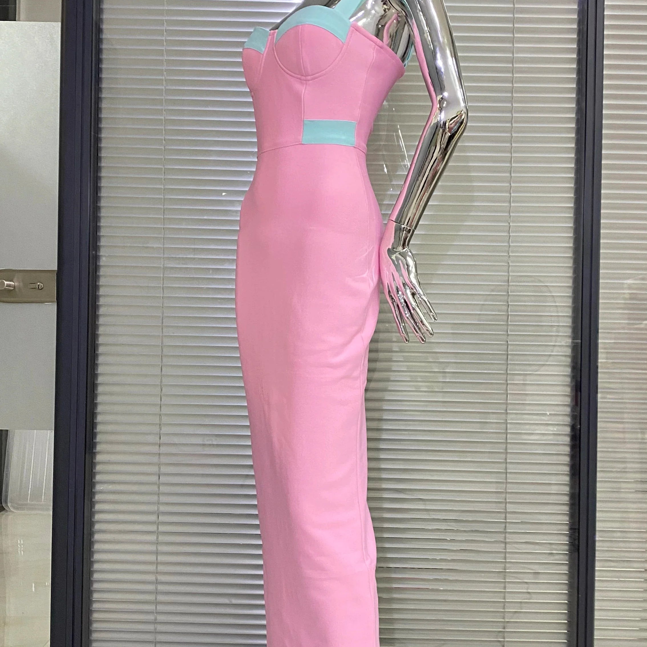 New Arrival Women Sleeveless Sexy Strap Bodycon Bandage Long Dress Fashion Elegant Evening Party Celebrate Dress