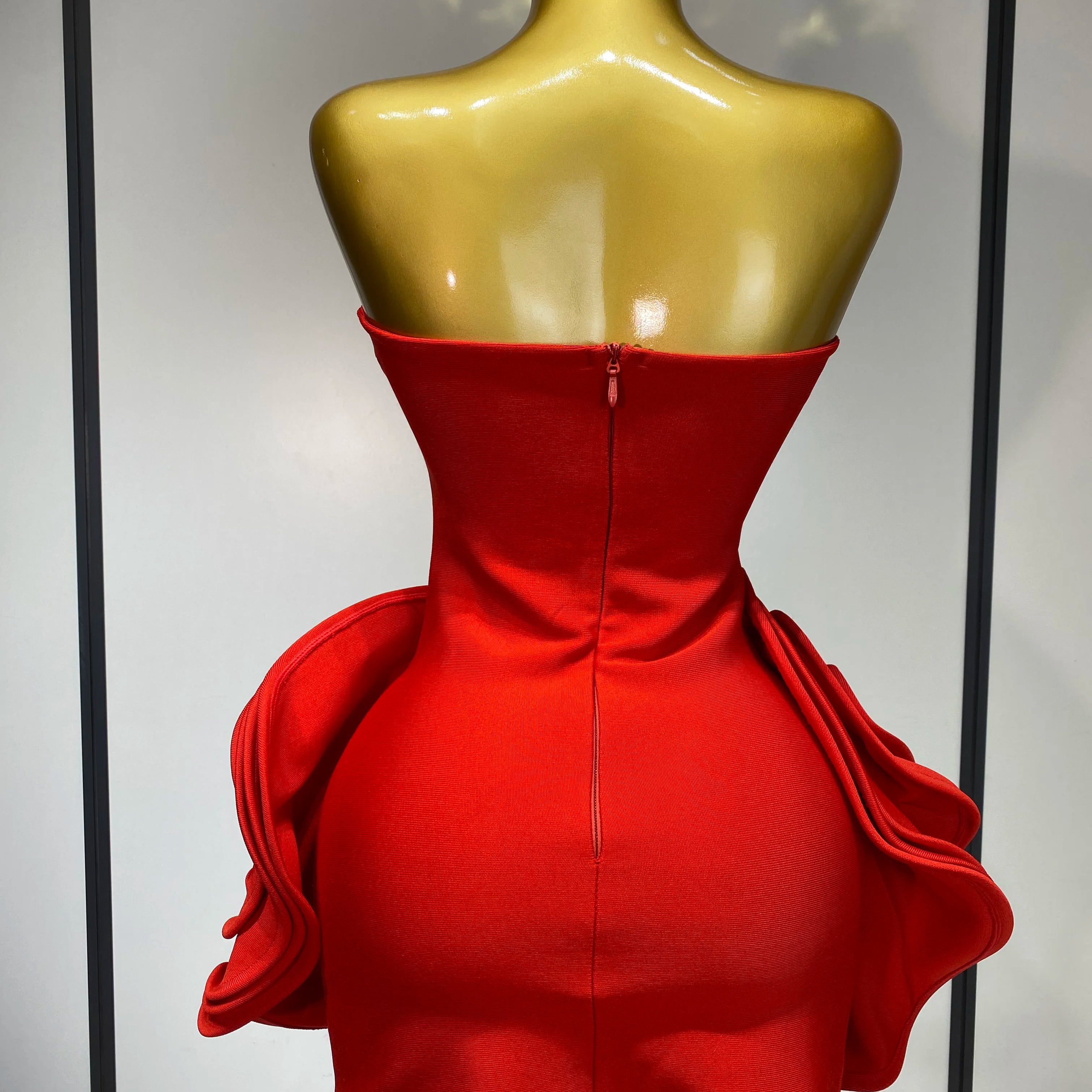 Vestido curto vermelho, sexy, sem alças, com costas nuas, colado ao corpo, 2025, de malha, elegante, para noite, clube, luxo, aniversário