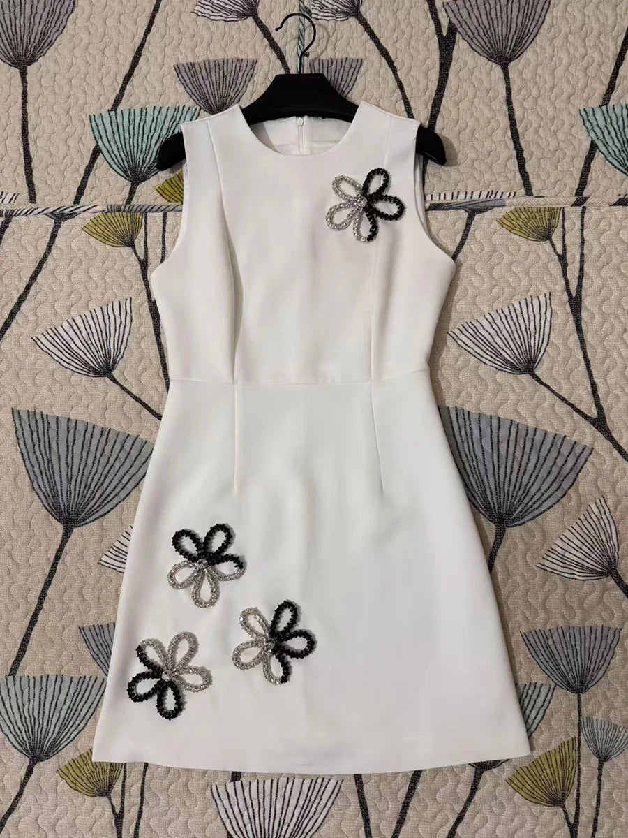 TWOTWINSTYLE Solid Slimming Elegant Dresses for Women Round Neck Sleeveless Patchwork Bead Fashion Mini Dress Female Clothing