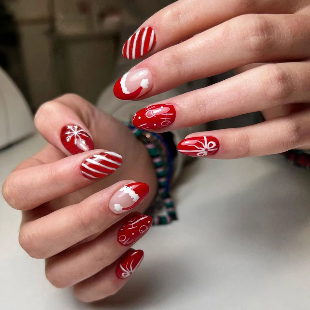 24Pcs/Box Christmas Women Wearable Fake Nails Finished Full Cover Europe America Christmas Collection Short Flat Nails Art Gift 1