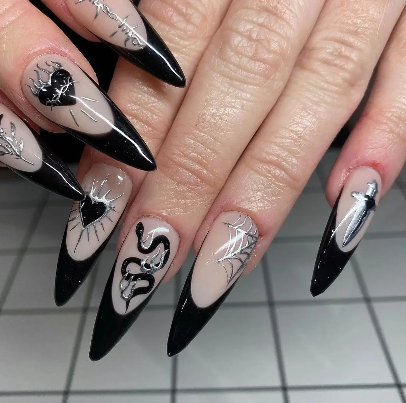 24pcs Leopard Print Almond Fake Press on Nails with Mini Flower Acrylic Fake Nails Retro Sweet Cool Design Press Ons French Nail