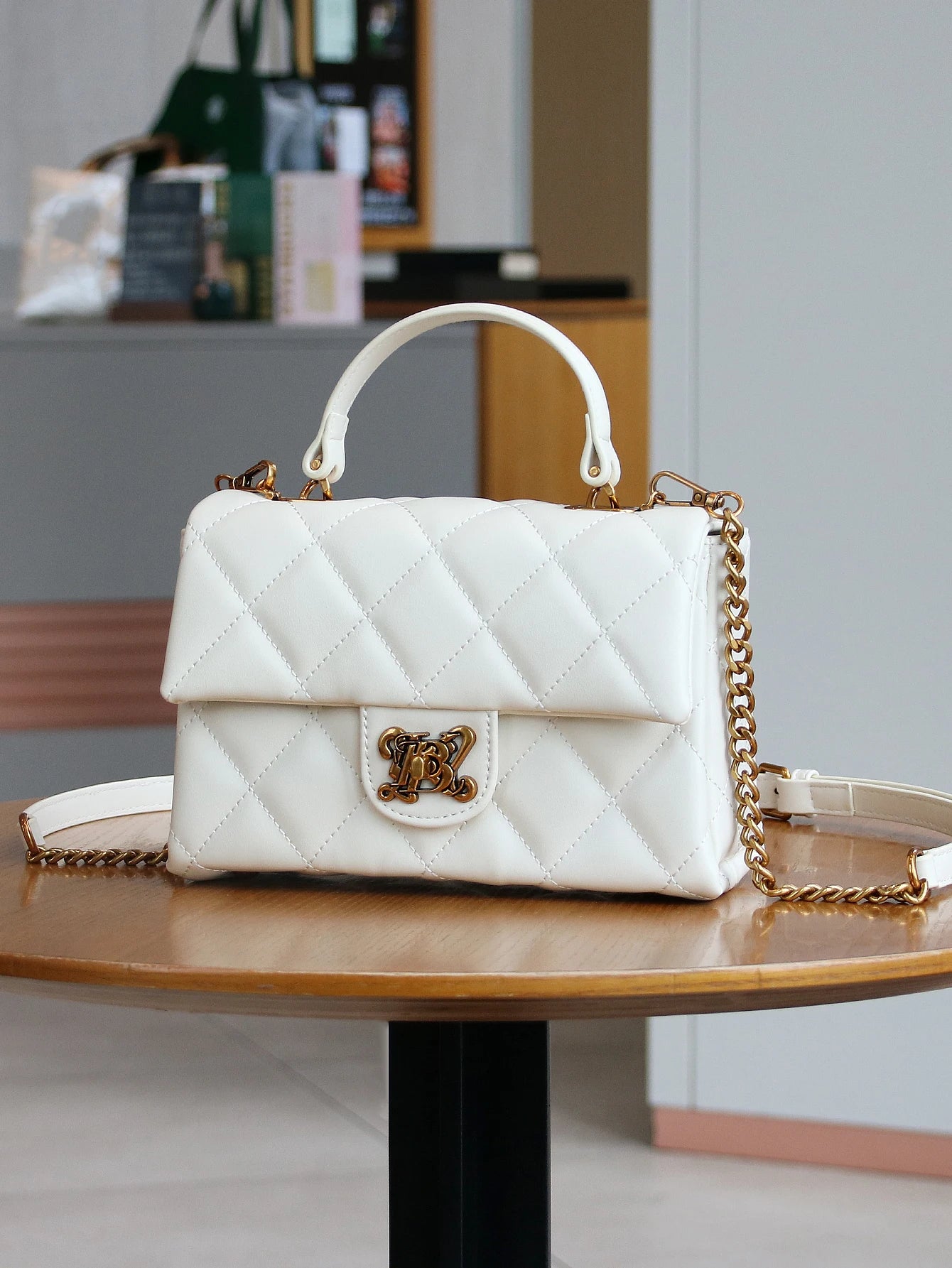 Luxury fashion handbag spring and summer 2025 new rhombic chain temperament handbag high sense niche design shoulder messenger b