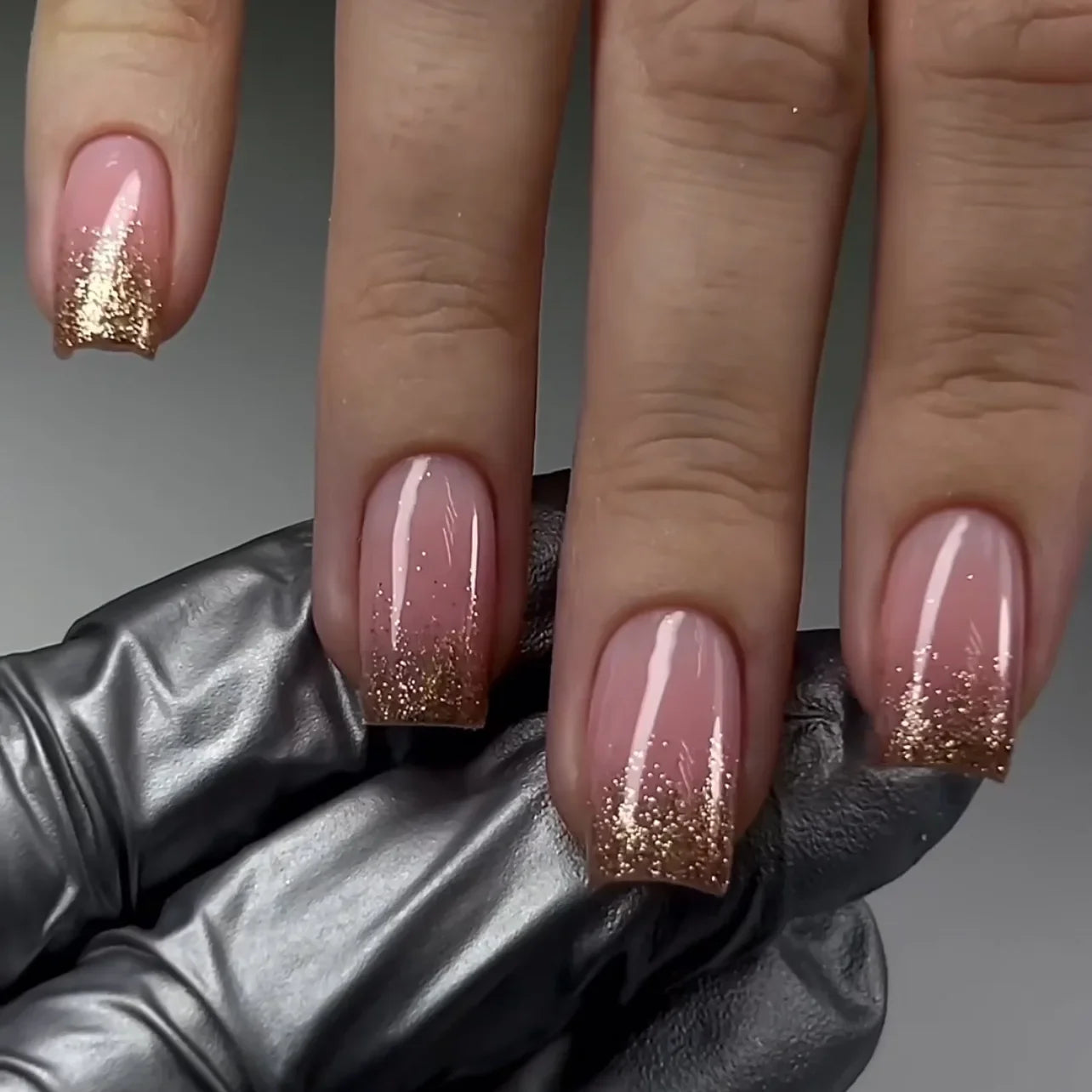 False Nails Broken Diamonds Fashion Gradient Wine Red Ballet Press on Fake Nails Glitter Mid-length French Nail Tips Art 24Pcs