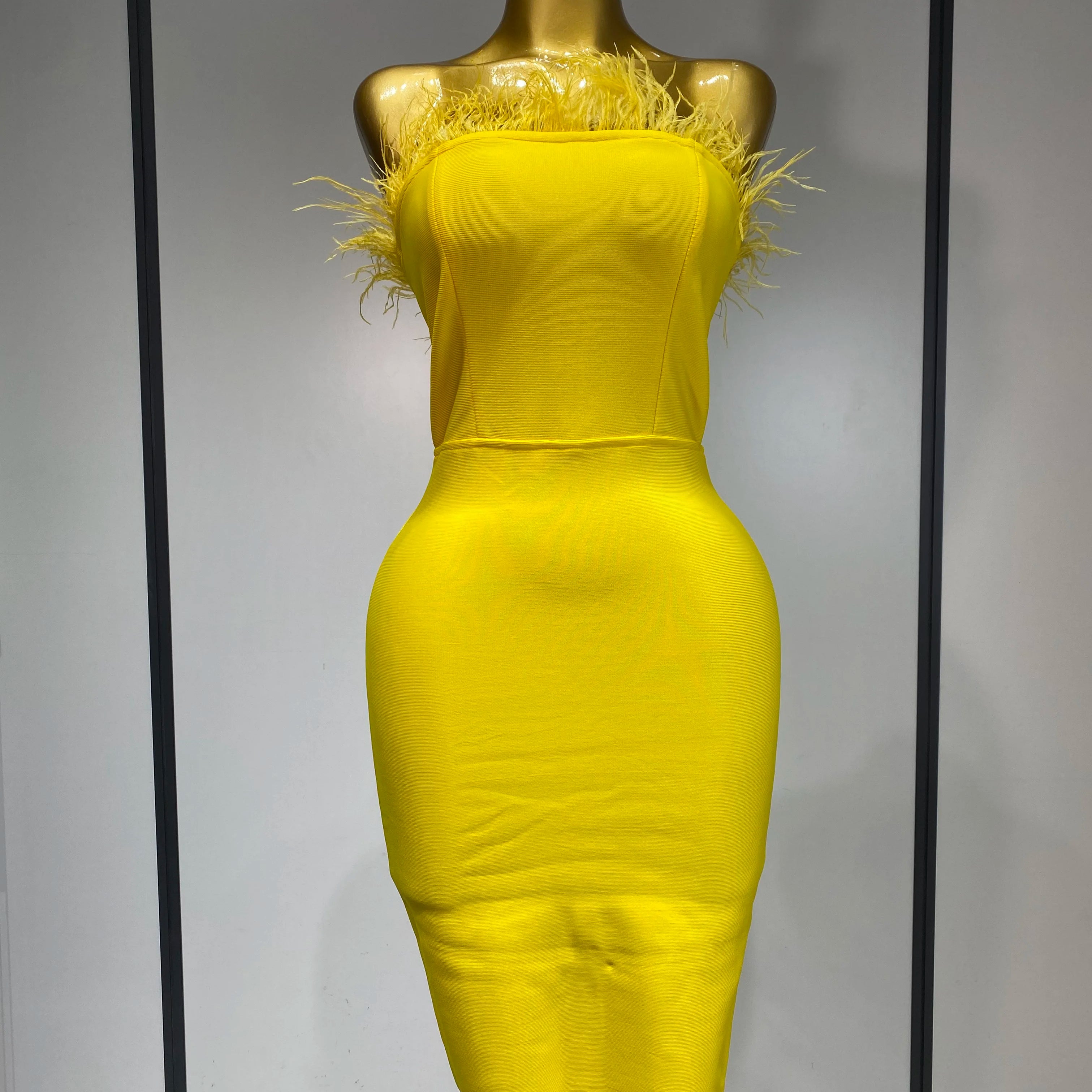 Women Sexy Backless Yellow Bodycon Bandage Dress Strapless Celebirty Elegant Feather Dresses Luxury Birthday Club Party Outfit
