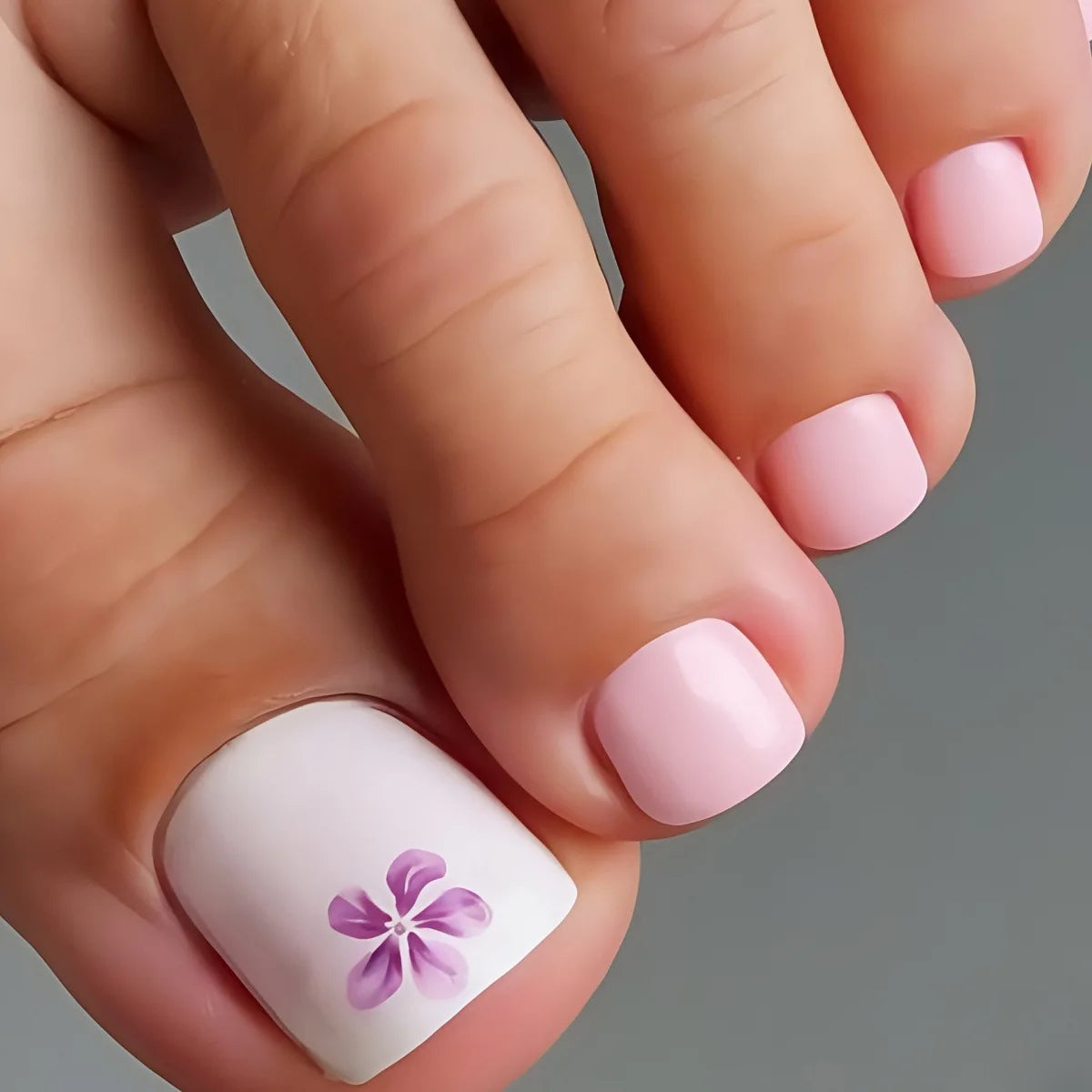 24pcs Summer White False Toenails Ins Simple Flowers Fake Toenails Tips Wearable Detachable Glossy Square Press on Toe nails