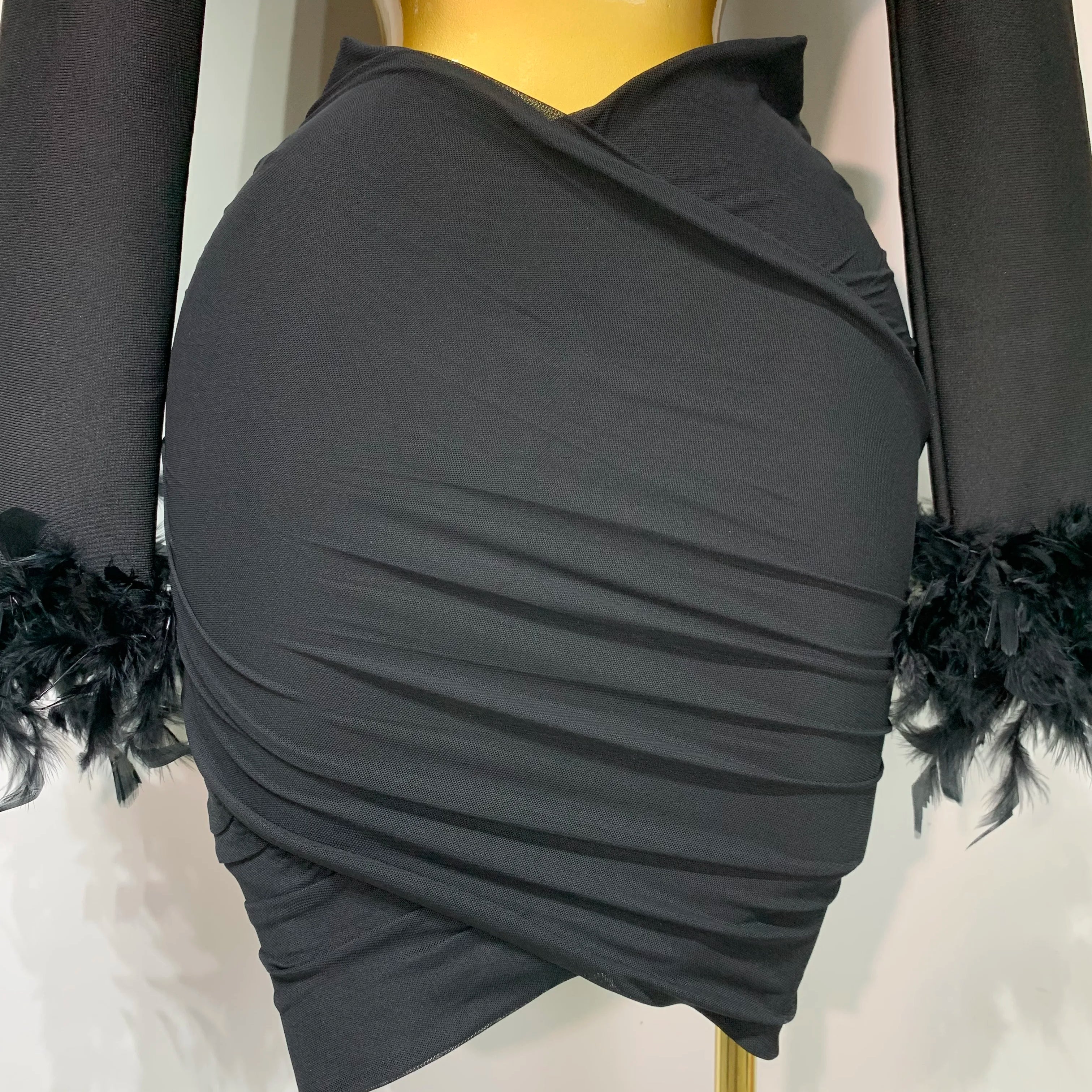 Luxury Birthday Dress Women Sexy Long Sleeve Feather Black Mesh Mini Bodycon Bandage Dress Elegant Evening Club Party Dress ﻿