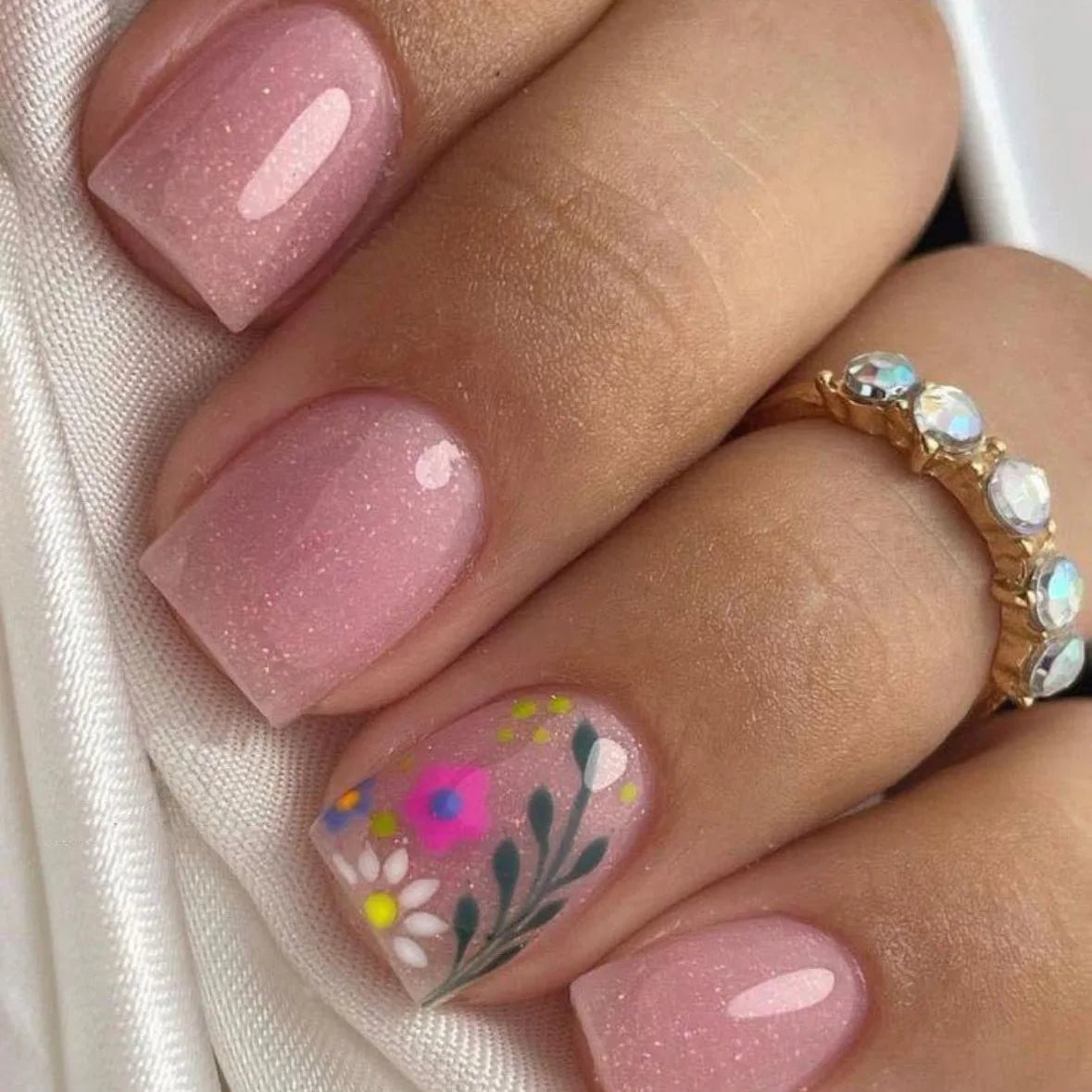 24Pcs Short Square Head French False Nails Press on With Simple Flower Design Fake Nail for Woman Reusable Full Cover Nails Tips