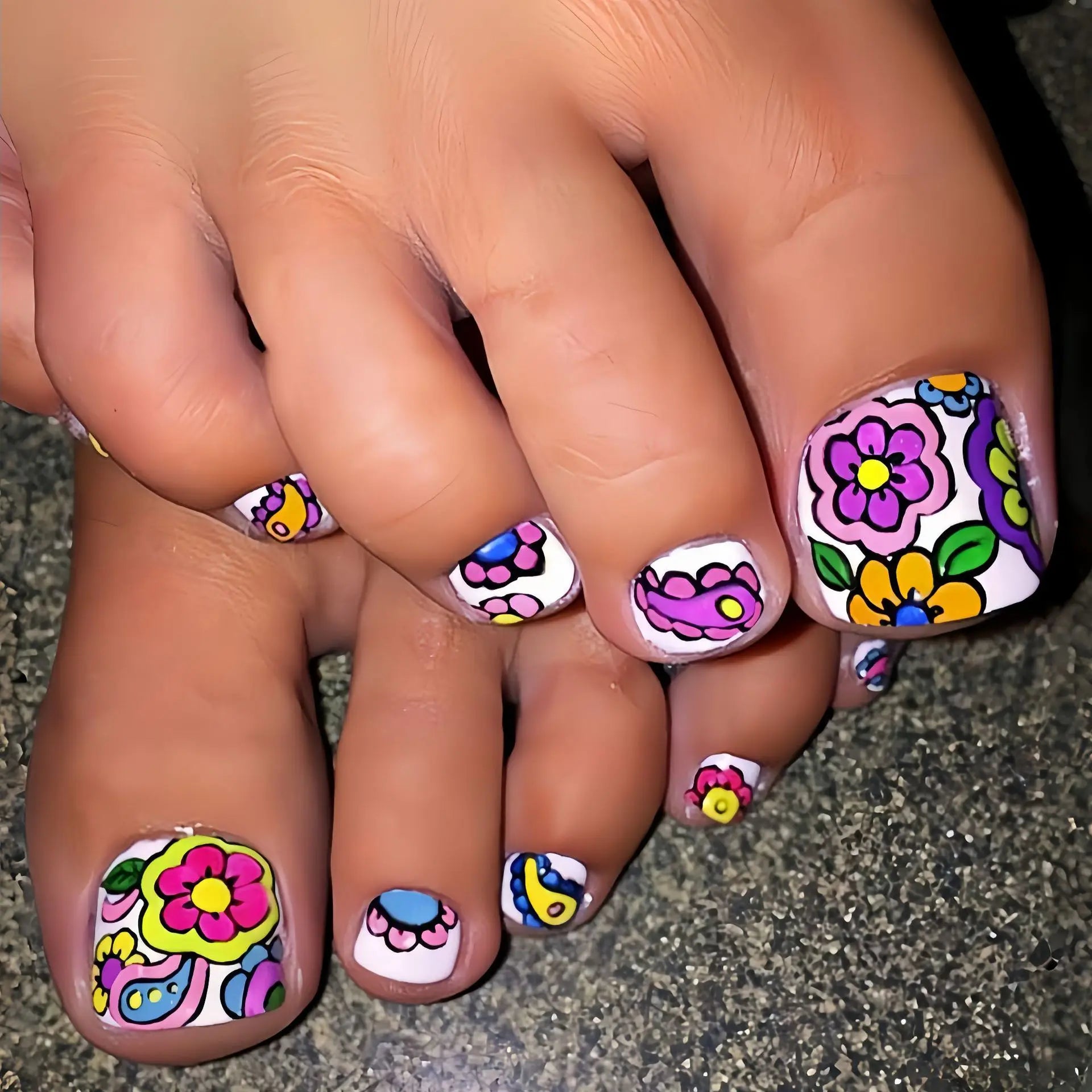 24pcs Summer White False Toenails Ins Simple Flowers Fake Toenails Tips Wearable Detachable Glossy Square Press on Toe nails