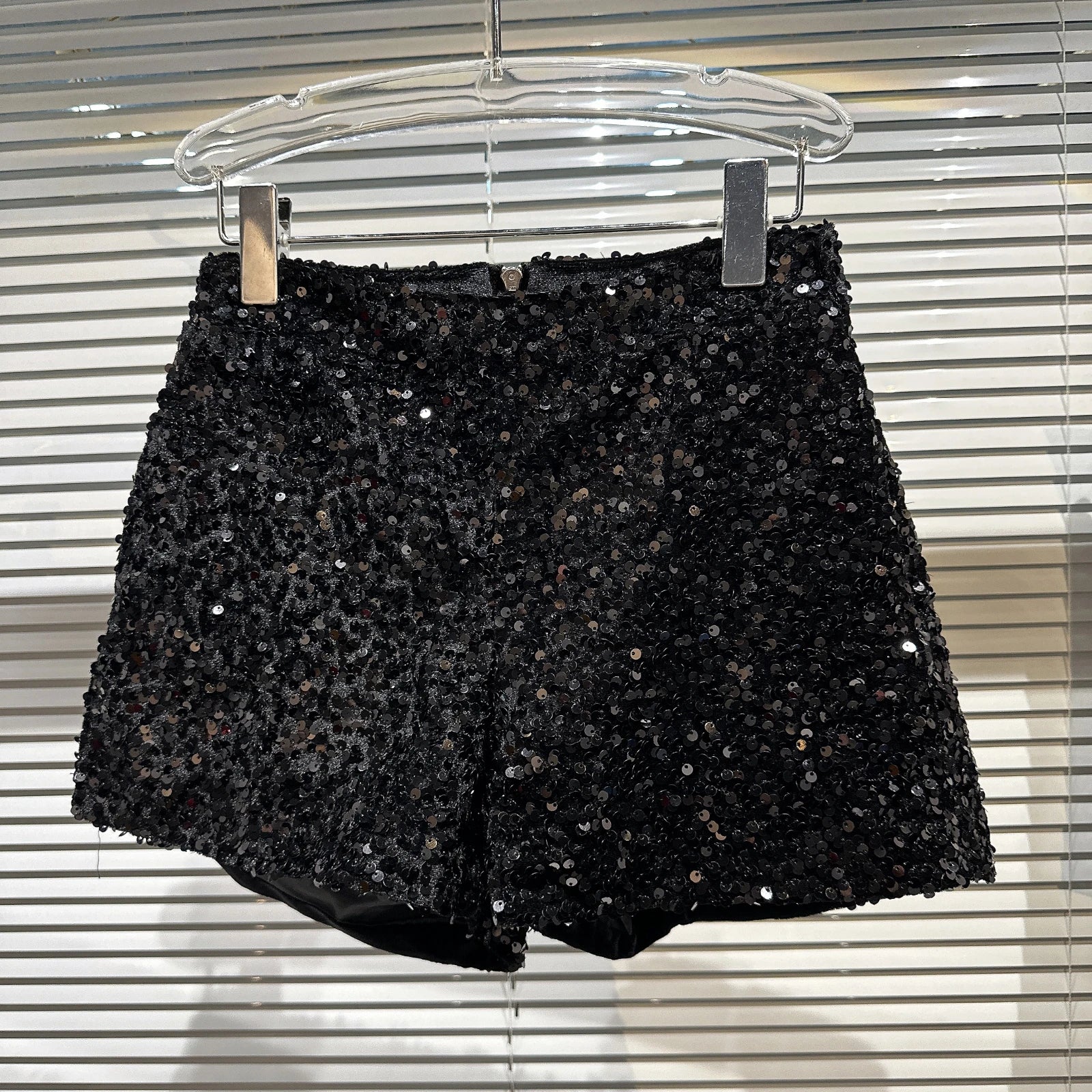 New Clubwear Shorts Ladies Sexy Sequins Shorts Loose High Waist Streetwear Wide Leg Short Pants Sliver Black Women Clothing black
