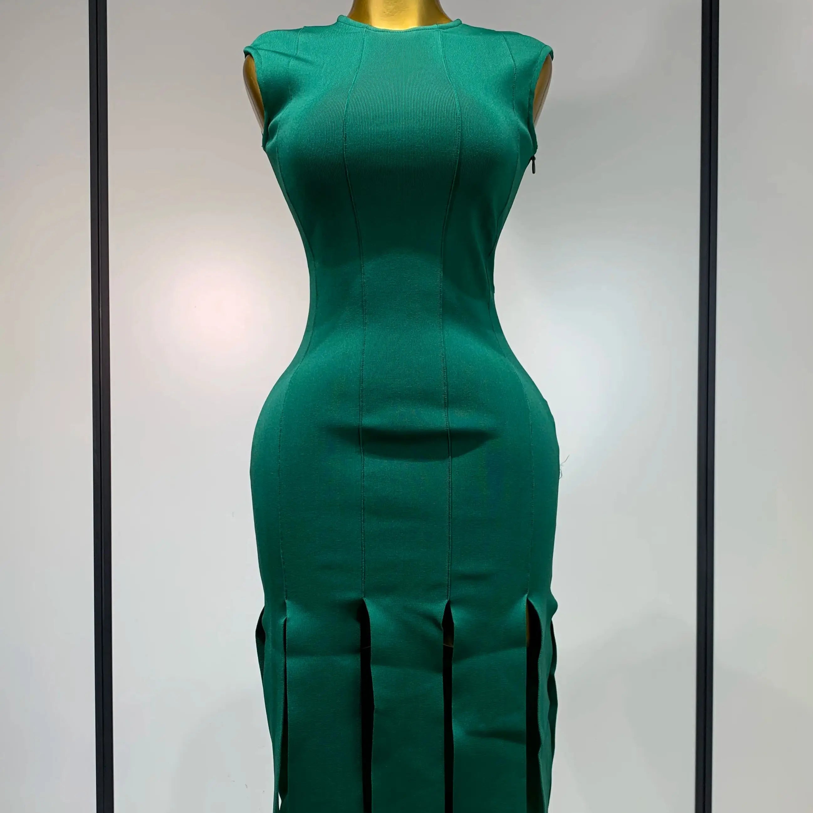 Luxury Birthday Dress Sexy O Neck Sleeveless Hollow Out Fringe Dress Women Green Slim Dresses Elegant Evening Party Club Gowns