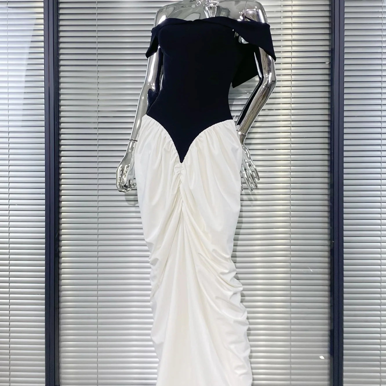 2025 New Arrival Women Sexy Off the Shoulder Laced-up Bodycon Long Maxi Dress Evening Party Celebrate Cocktail Outfit