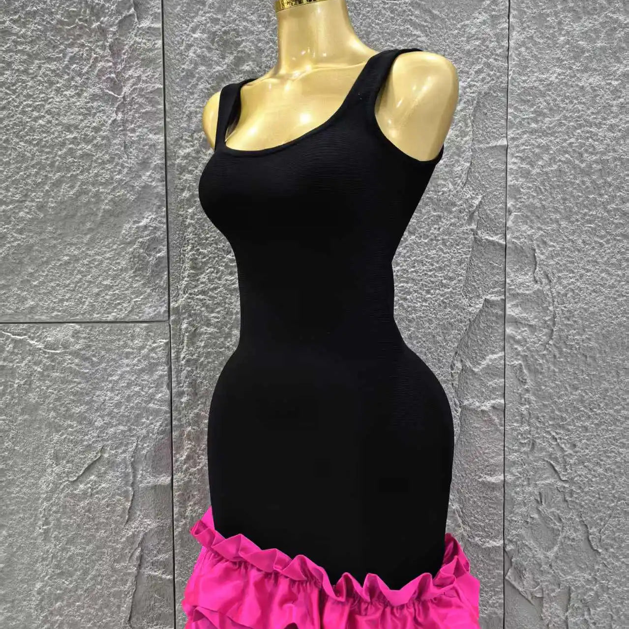 High Quality Women Sleeveless Sexy O-Neck Ruffles Bodycon Mini Bandage Dress Celebrate Nightclub Party Bar Singer Outfit