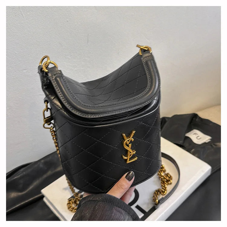 2025 Women's Trend New Bag - High-End Retro Unique Design, Messenger/Shoulder/Commuter Tote, Daily Versatile Fashion Women's Bag