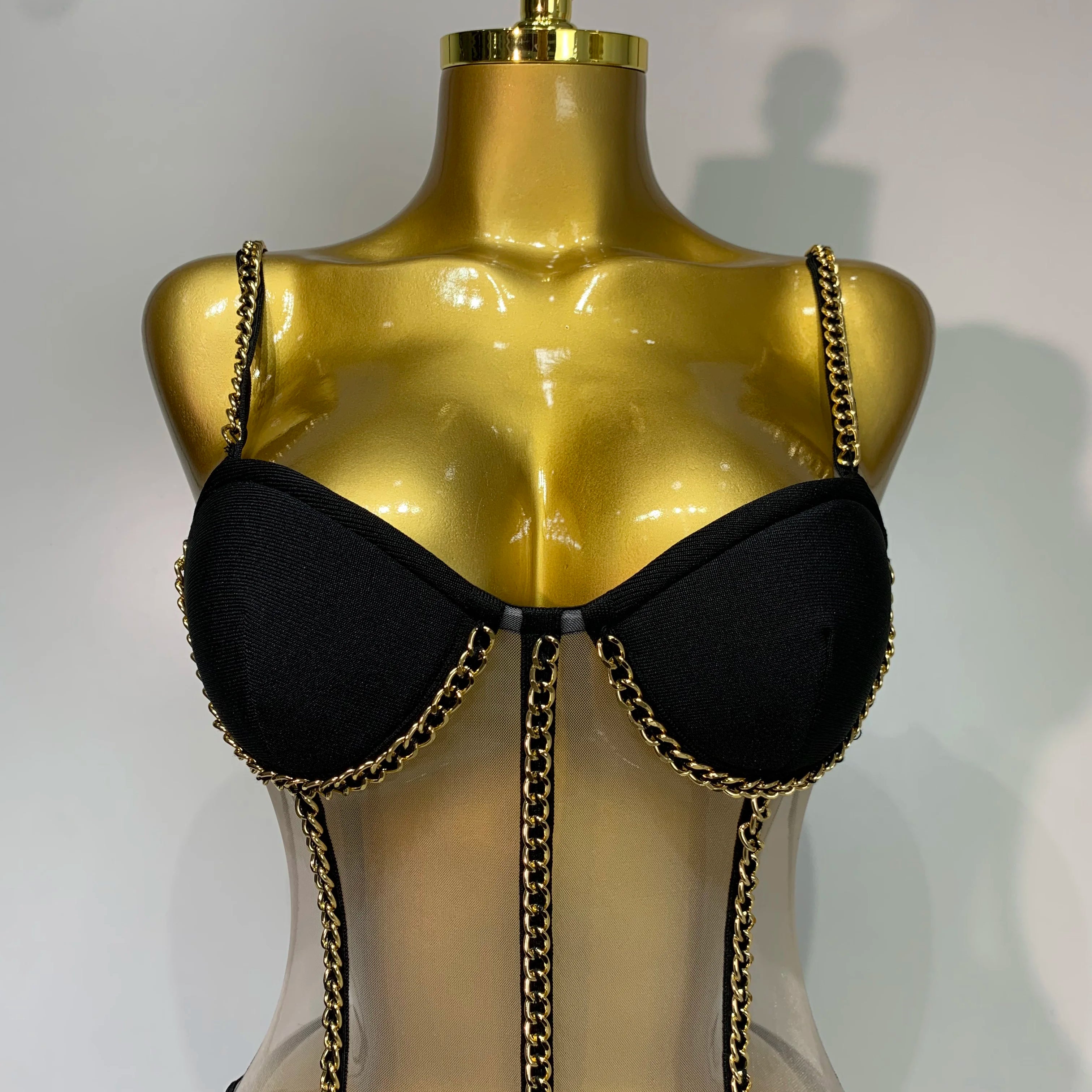 Macacão feminino luxuoso, sexy, sem mangas, de malha, preto, justo, bandagem, moda 2025, festa, celebridade, designer, high street