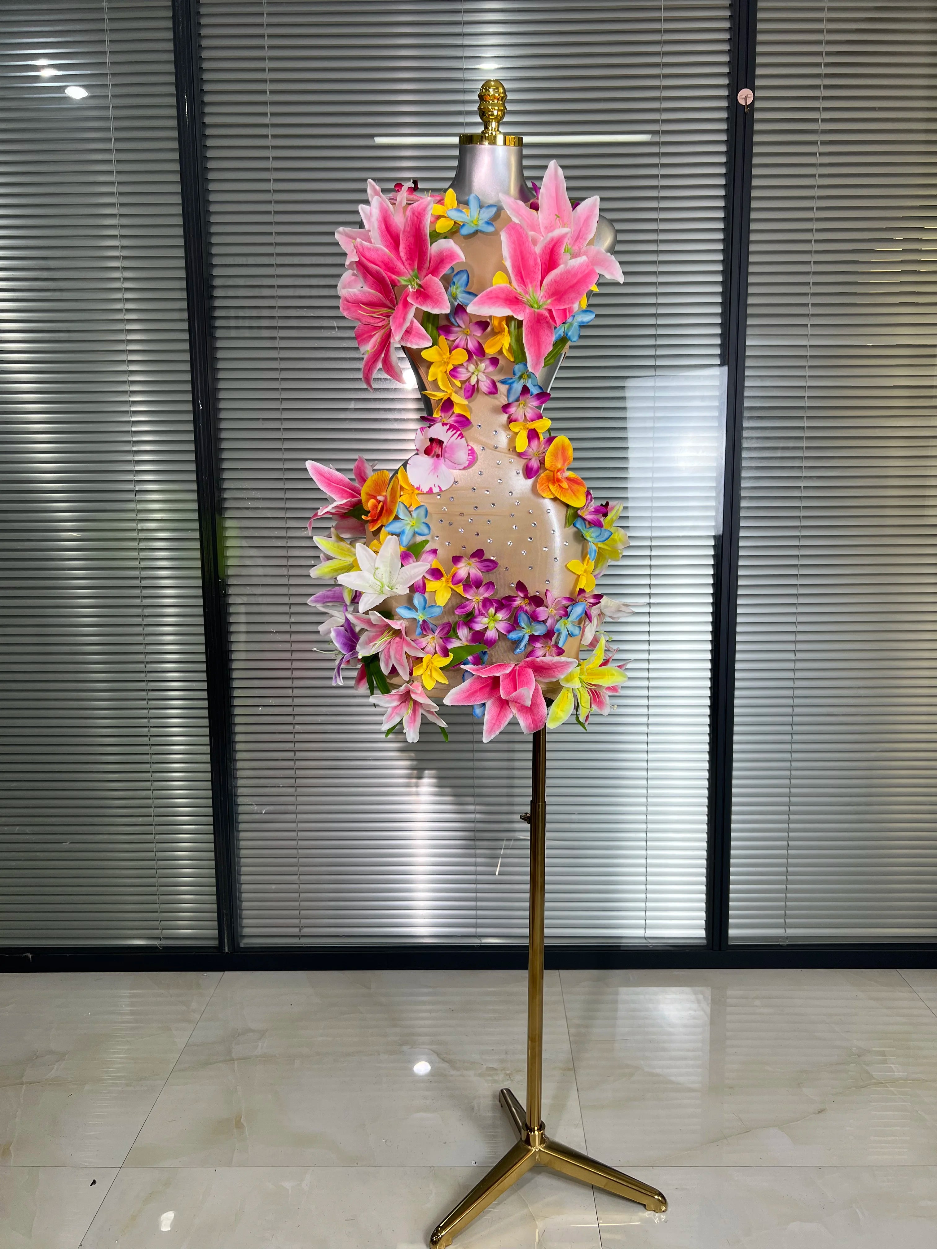 Women Sexy O Neck Mesh Crystal Diamonds Flower Performance Costume Stage Dancer Mini Stretchy Night Club Party Dress