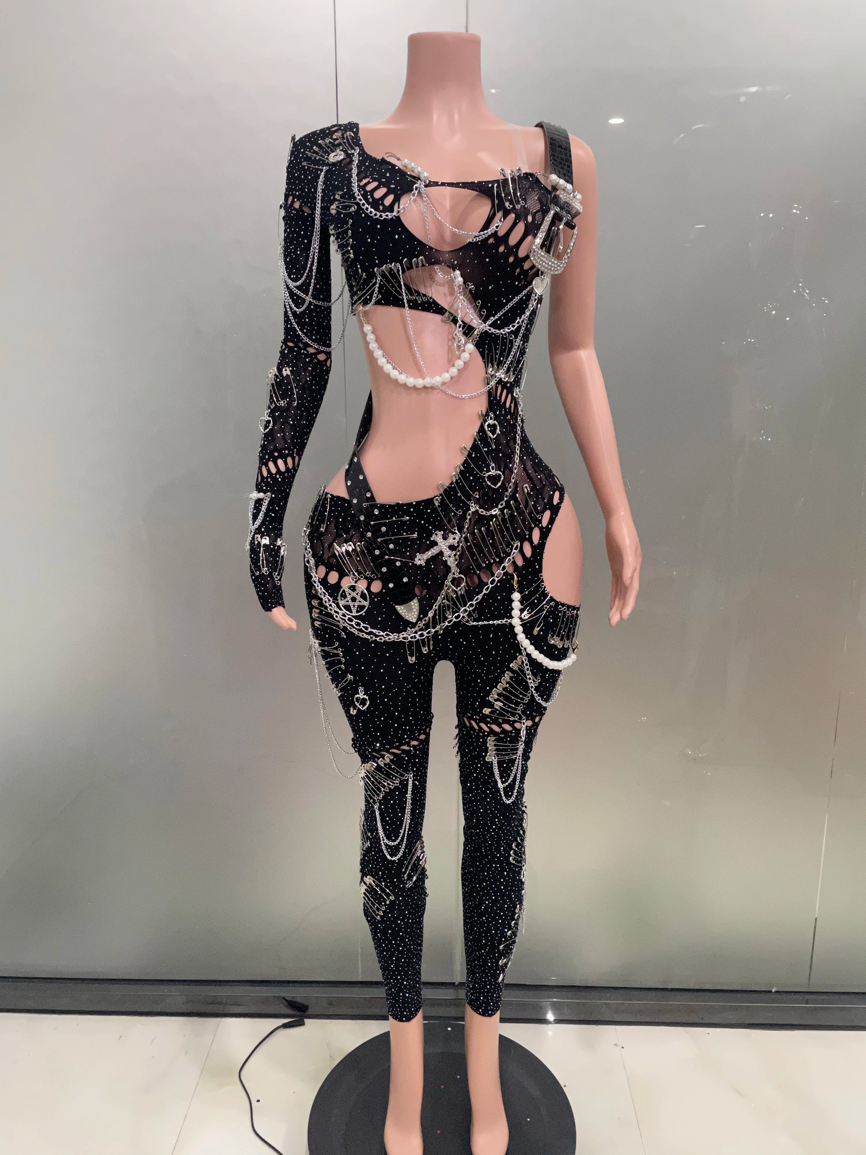 Sexy Shining Pearl Chain One Shoulder Hollow Out Jumpsuit 2025 New Women Birthday Party Nightclub Singer Performance Stage Wear