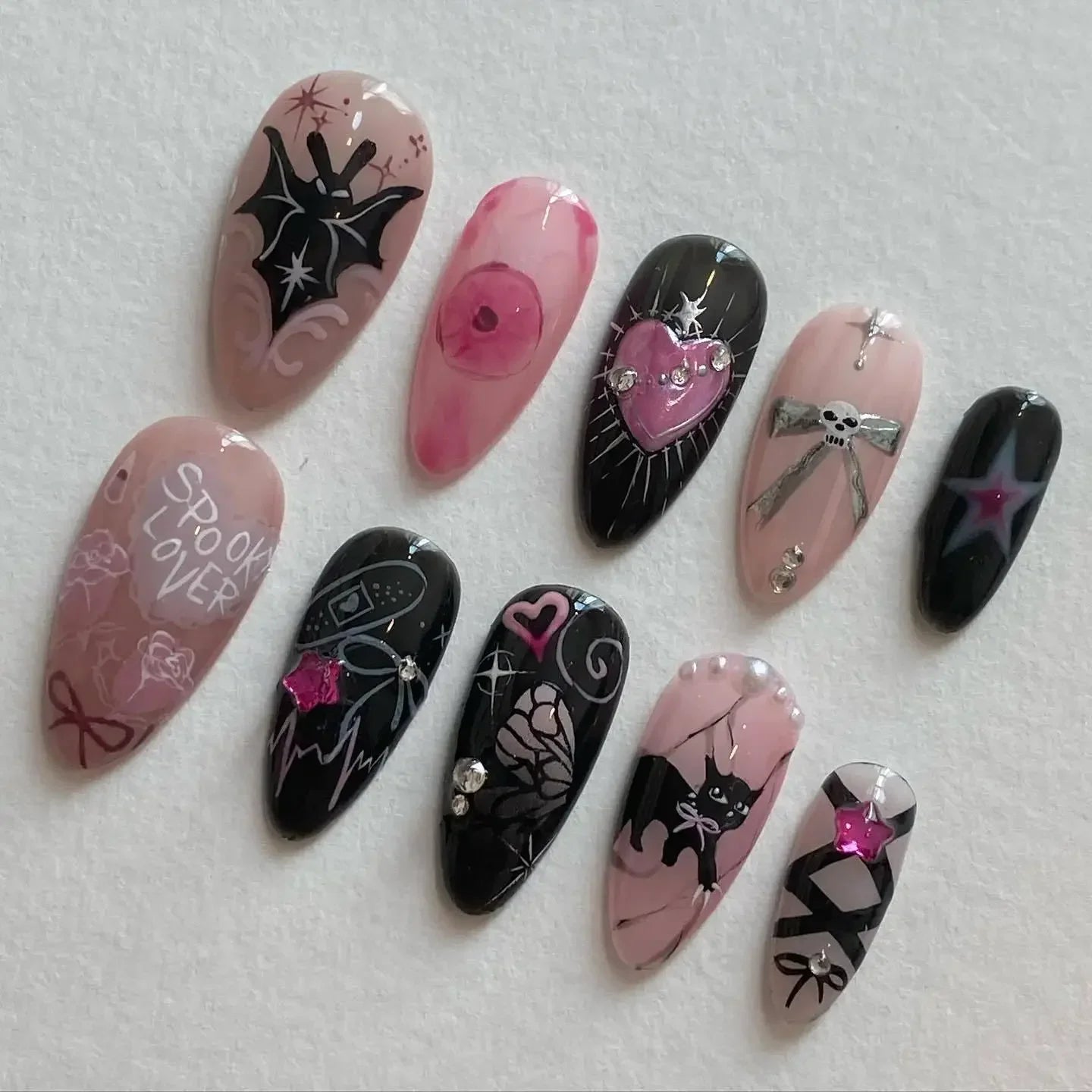 24 peças de unhas postiças artesanais de amêndoa para Halloween, cobertura total, páscoa, morcego, aranha, unhas postiças legais Y2K, manicure usável, pontas de unhas artísticas