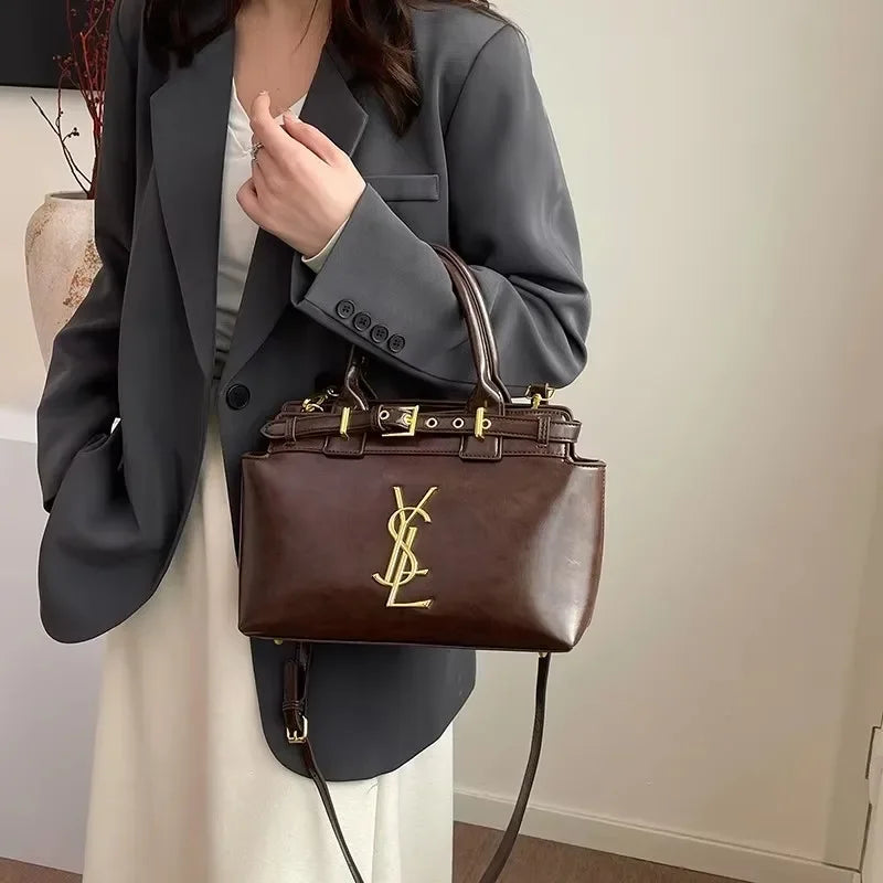 High-End Luxury Messenger Bag For Women With Letter Logo Solid Color Large Capacity And Leather Classic Finish