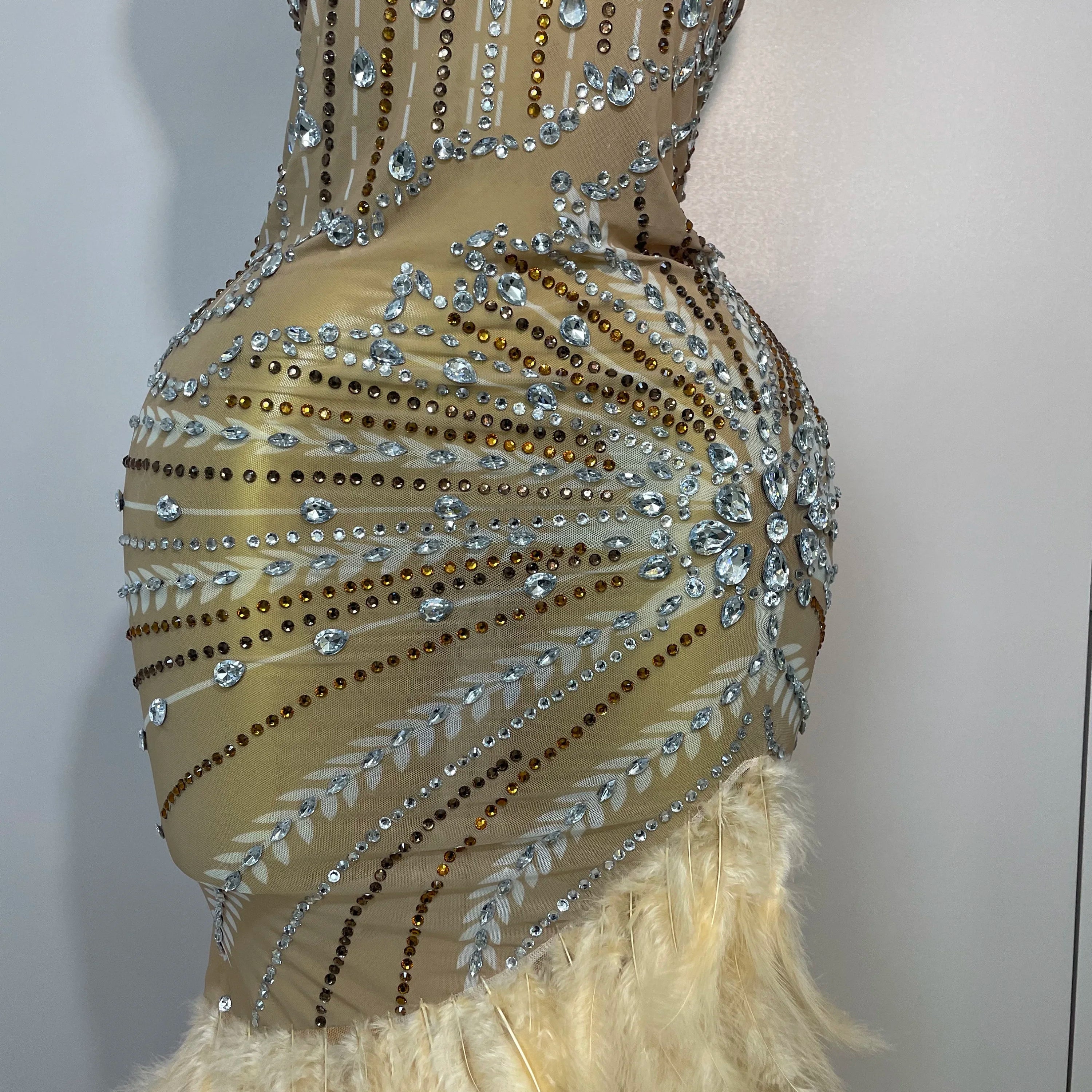 Sparkly Sexy Crystal  Floor-Length Feathers Maxi Dress 2025 Elegant  Evening Party Birthday Performance Prom Dance Stage Costume