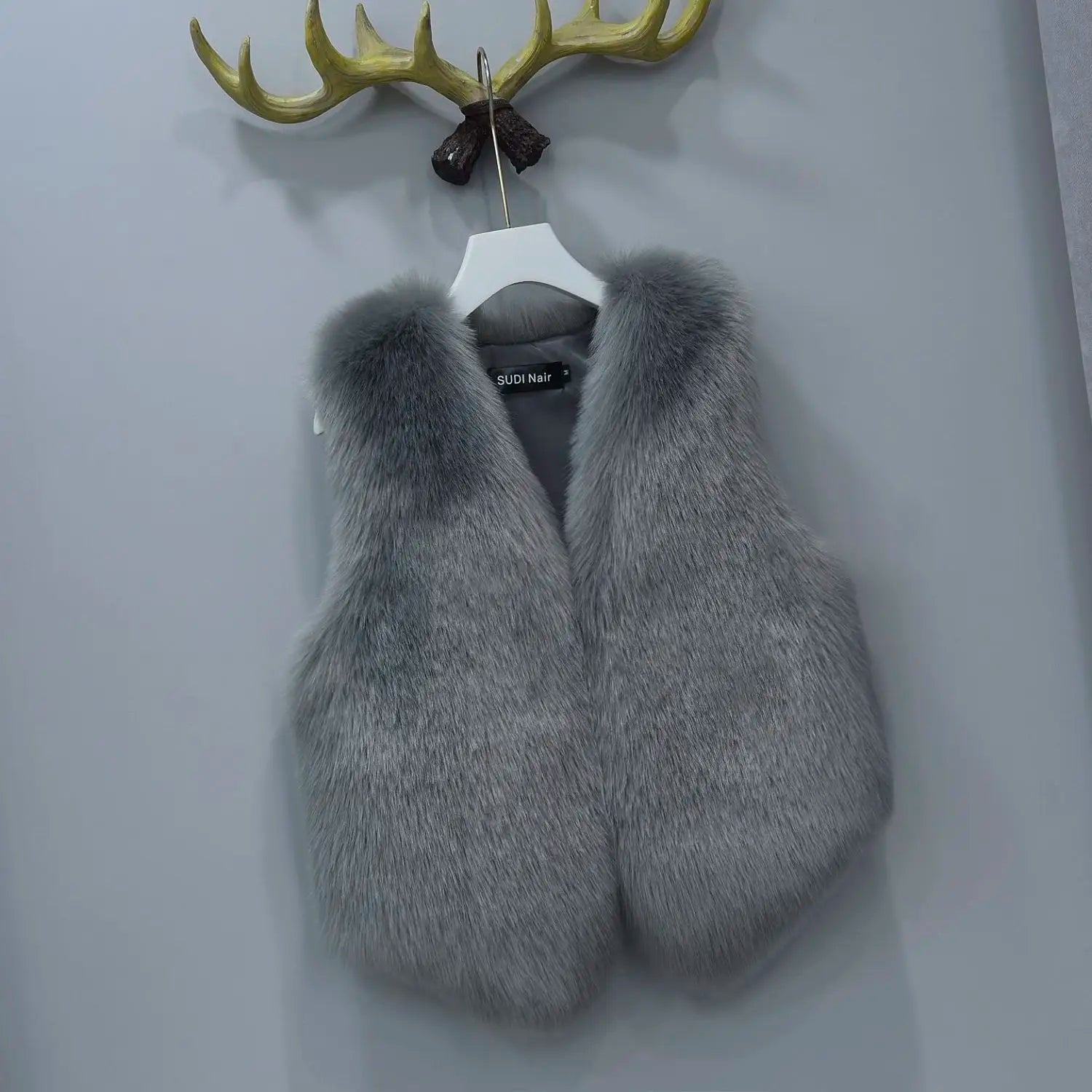 Women's Plush Vest Winter Fall Fur Waistcoat Comfortable Soft Sleeveless Sherpa Jacket Fashion Sexy Shealing Gilet dark grey