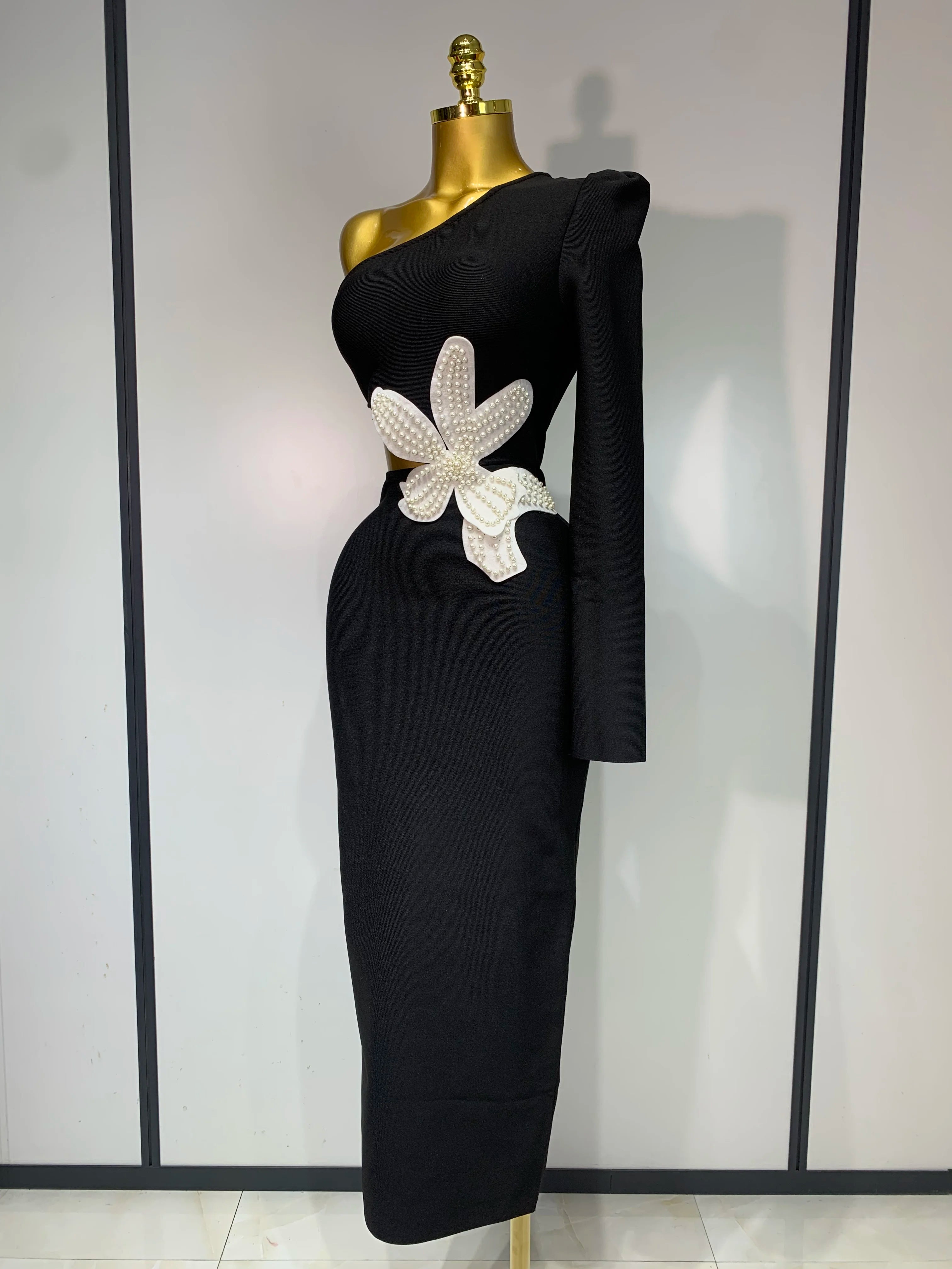 Women Elegant Luxury Black Bandage Party Dress Single Sleeve Cut Out White Pearl Embroidery Flower Midi Long Evening Prom Gowns
