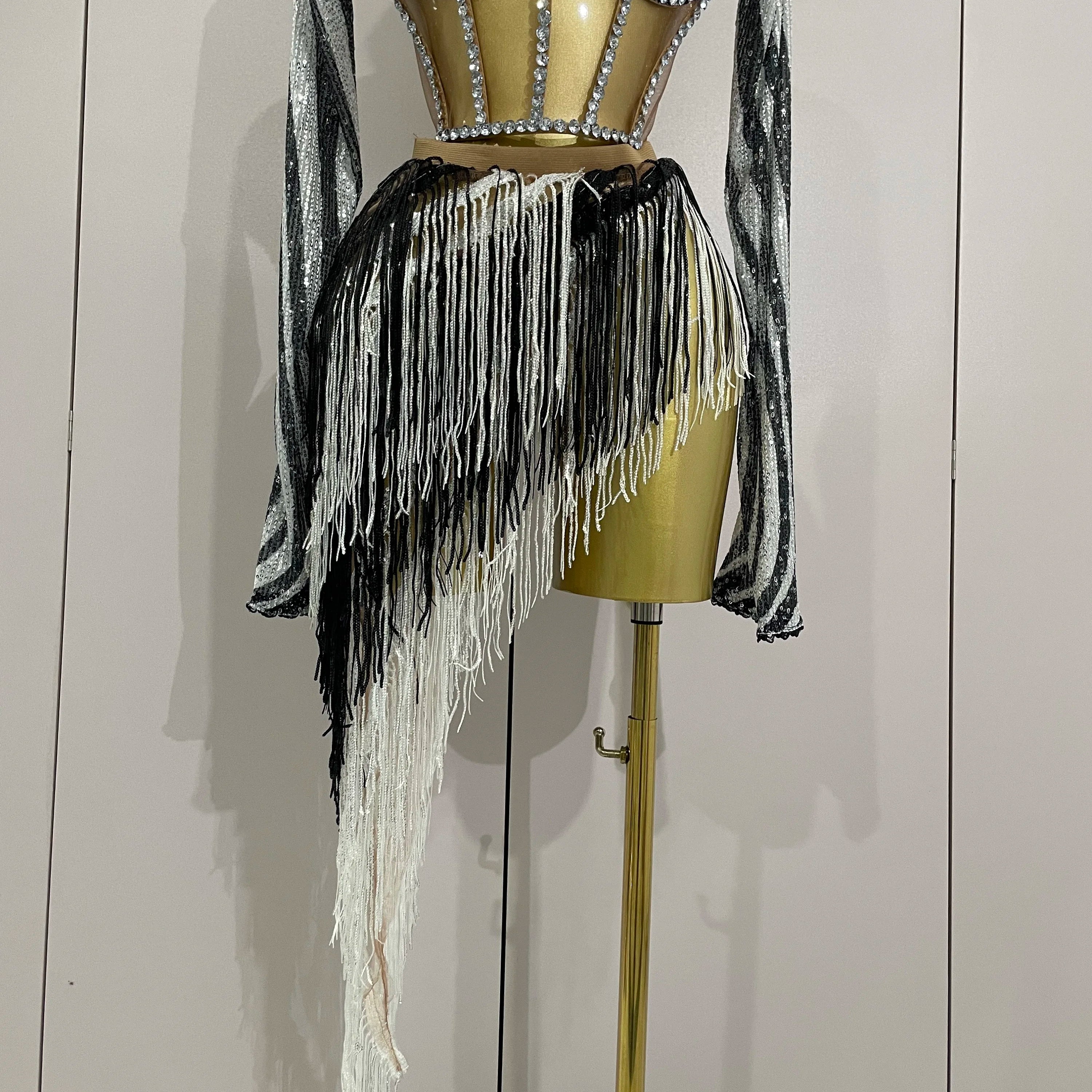 2025 New Shiny Diamond Sequin Tassels Sexy Mesh Long Sleeved Two Piece Set Women Evening Birthday paty Nightclub Stage Costume