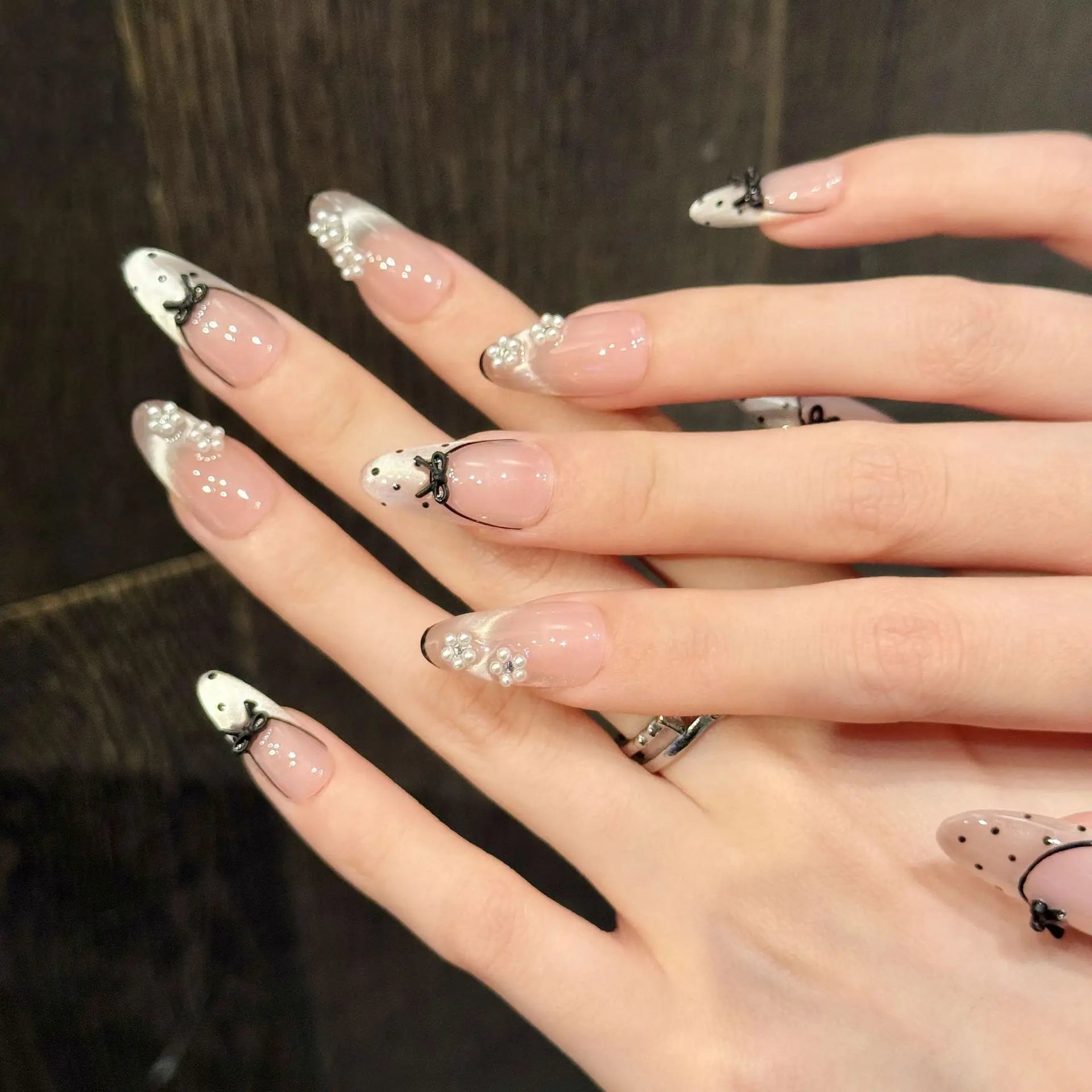 10pcs Cat's Eye Handmade Fake Nails Art Polka Dot French Mid-length Oval False Nail Tip Reusable Bow Pearl Design Press on Nails