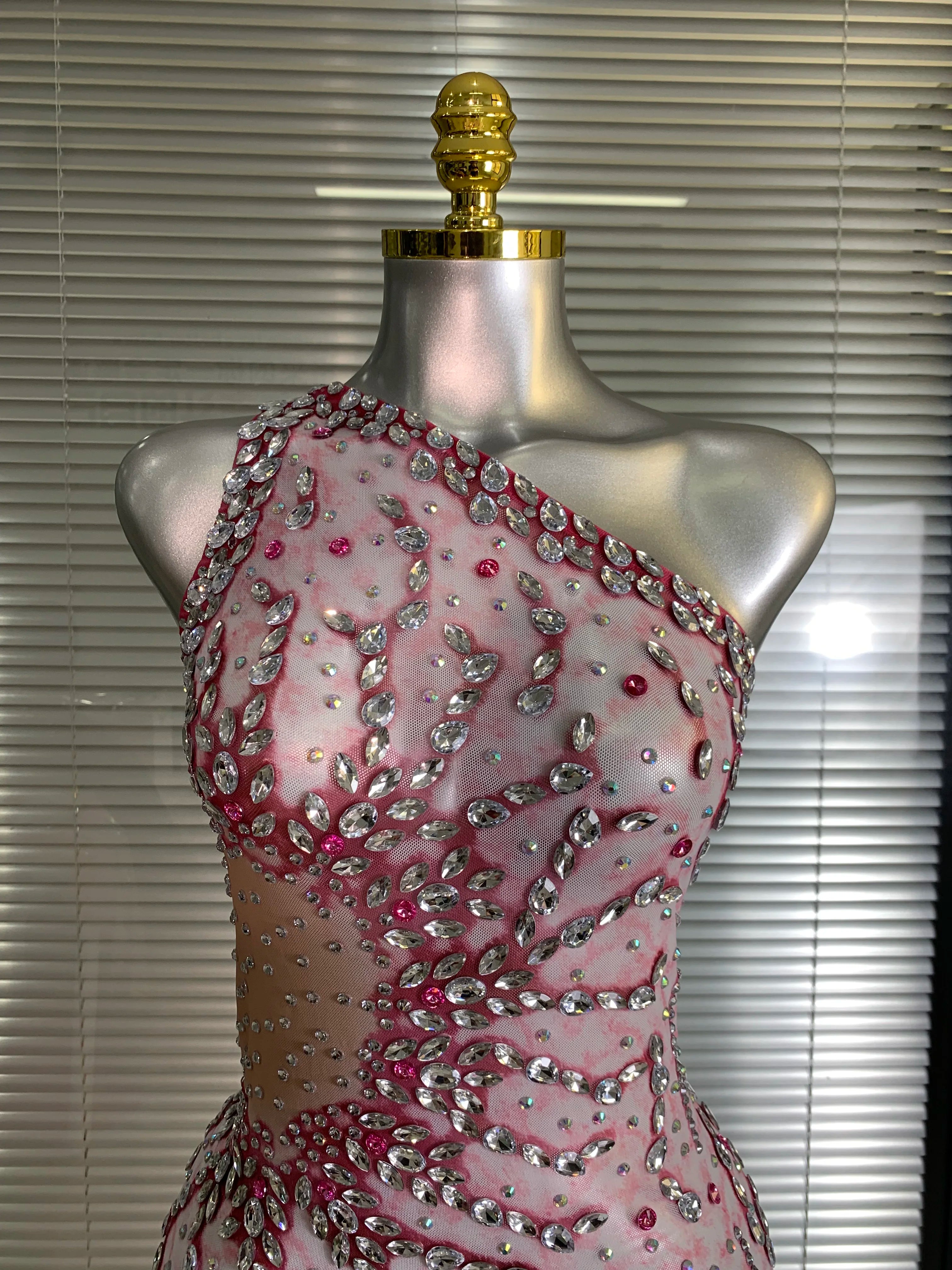 Women Sexy Mesh Crystal Diamonds Mini Costume Stage Dancer One Shoulder Stretchy Mini Night Club Party Dress