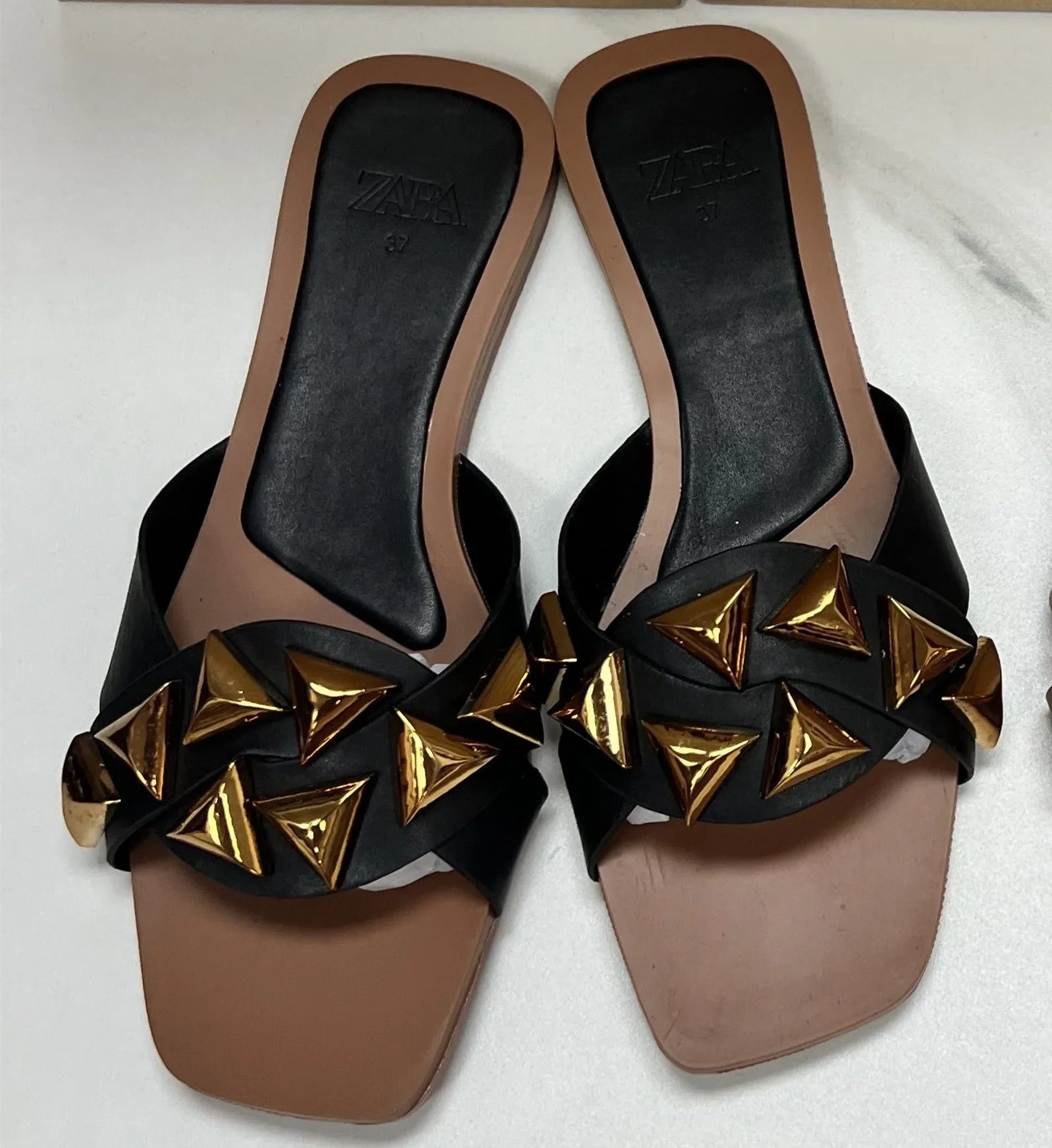 Women Flat Sandals Fashion Rivet Decoration Design Summer Footwear Light Soft Elegant Low Hees Travel Beach Shoes for Lady black