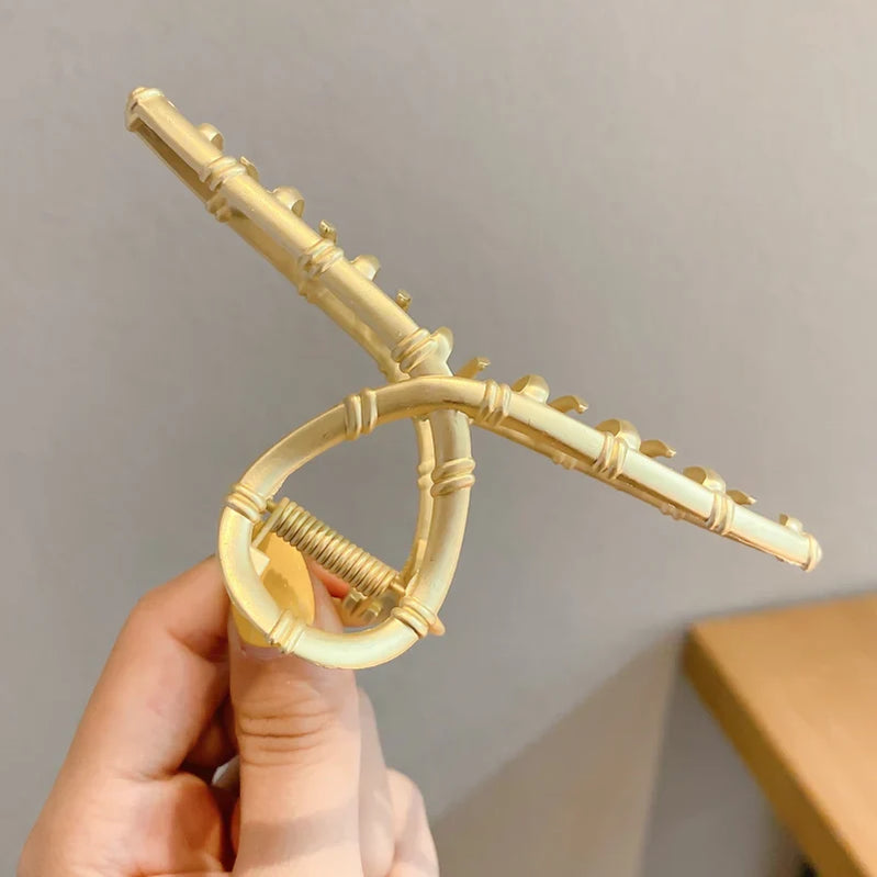 Metal Gold Pearl Hair Clips For Women Elegant Rhinestones Hair Claw Geometric Hollow Hairpins Vintage Barrette Hair Accessories LH681413