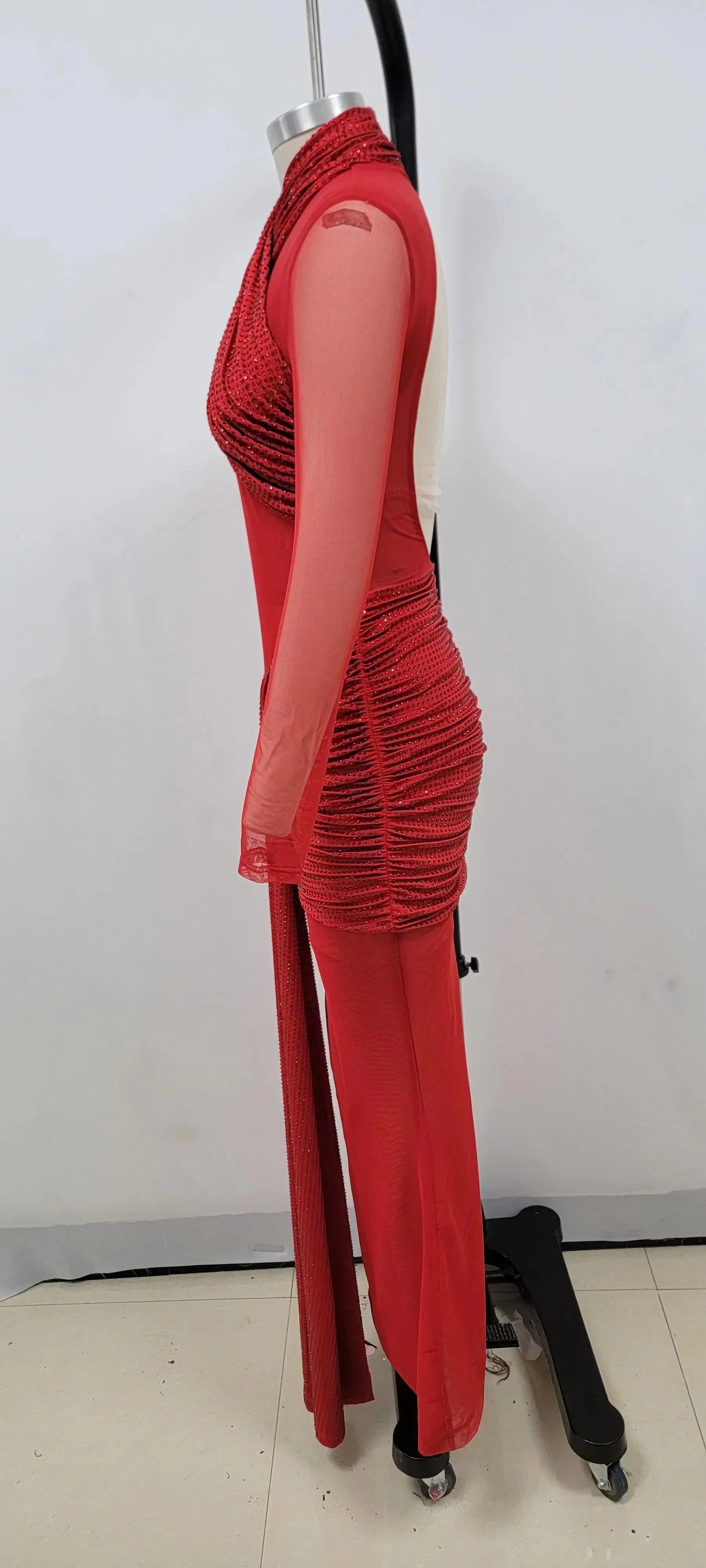 Red Color Women Long Sleeve Shinning Rhinestones Mesh Bodycon Long Dress Fashion Nightclub Party Celebrate Outfit Vestido