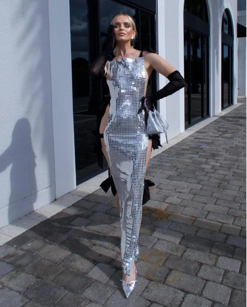 Vestido de celebridade para tapete vermelho feminino, sem mangas, sexy, brilhante, com lantejoulas, justo, longo, com laço lateral, para festa à noite