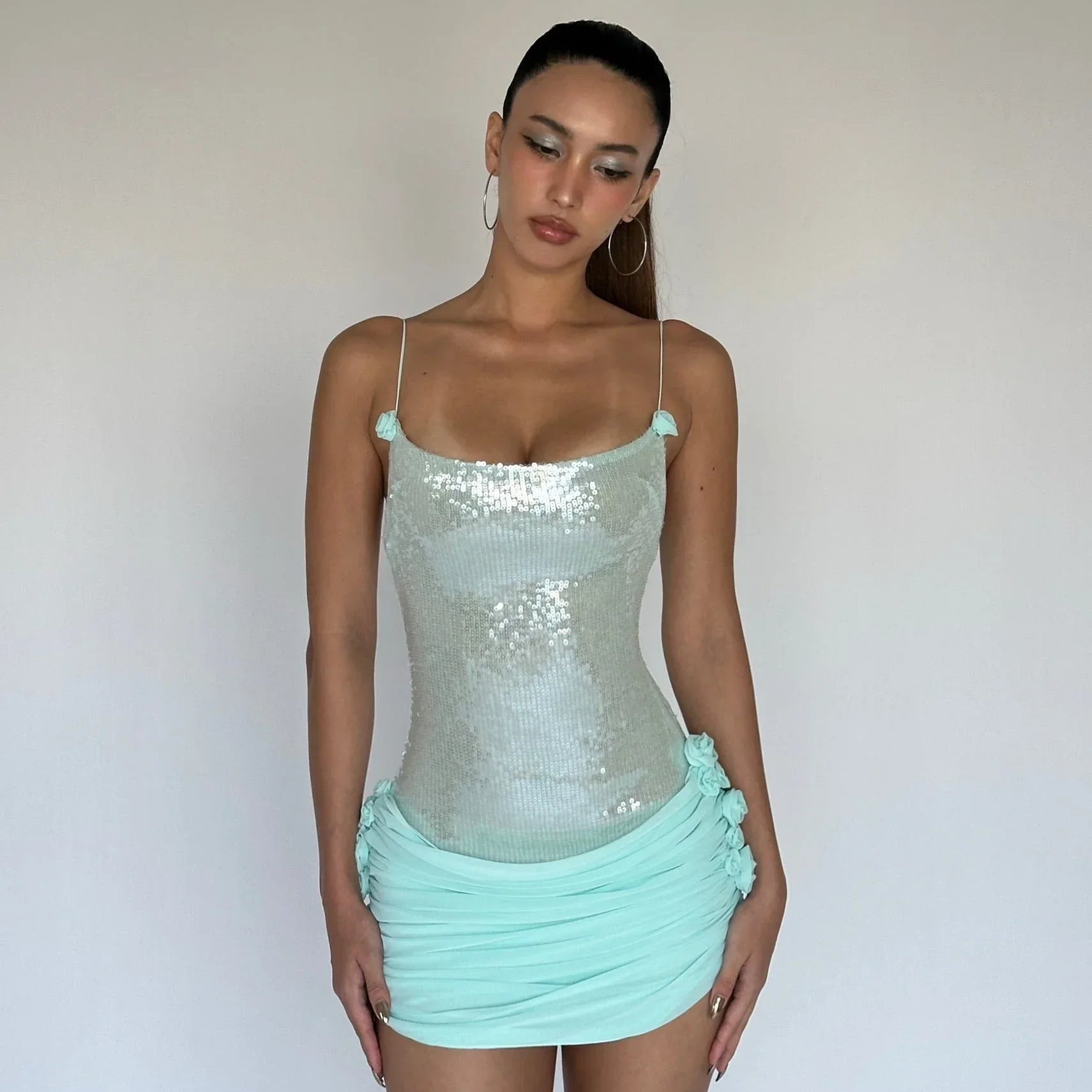 Shinning Sequins Women Sexy Strap Big O-Neck Bodycon Mini Dress Florals Celebrate Birthday Nightclub Party Outfit Whoesale