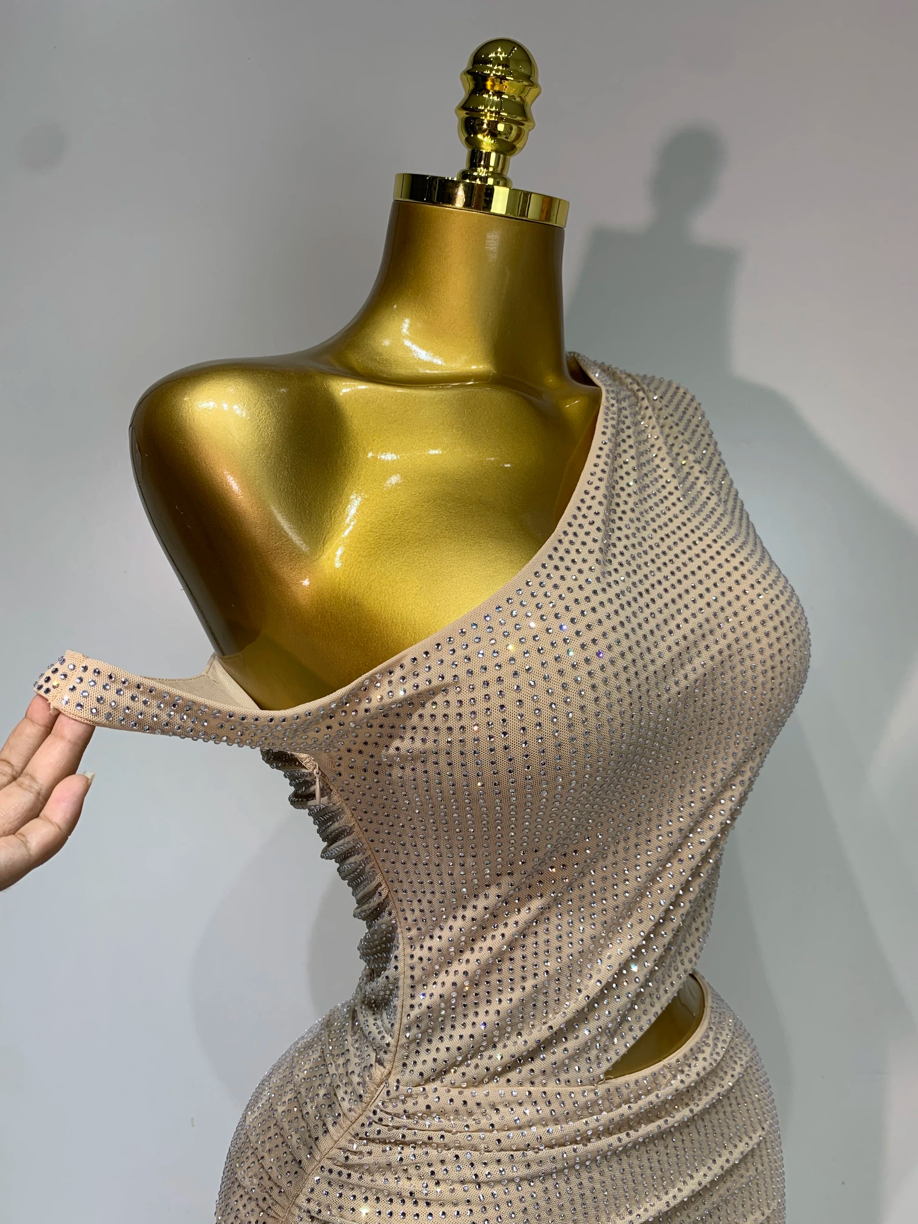 Women Sexy One Shoulder Exposed Waist Diamonds Bodycon Long Dress Cut Out Luxury Crystal Dresses Evening Party Birthday Gowns