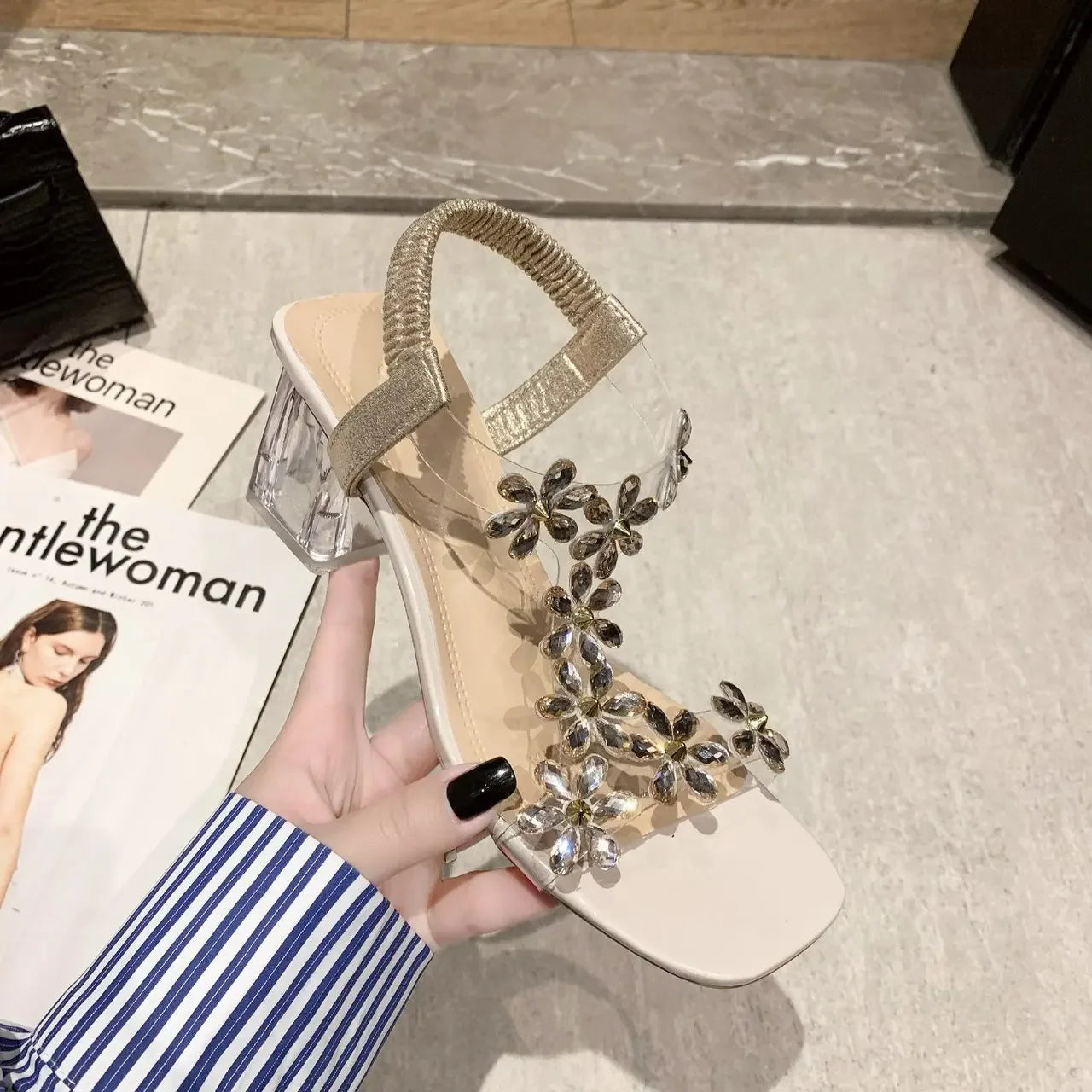 Sandals Women Summer Fashion Women's Sandals Flowers Rhinestone Sandals Transparent Root Open Toe Woman Heeled Shoes