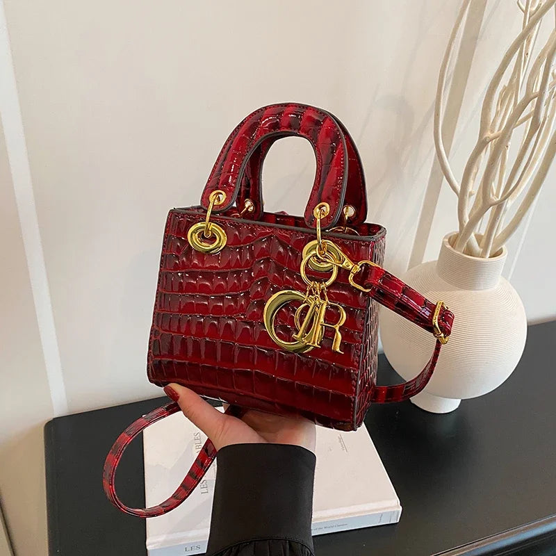 Luxury Brand Women's Leather Messenger Bag For Ladies - Popular Classic Elegant Shoulder Handbag Fashion Item